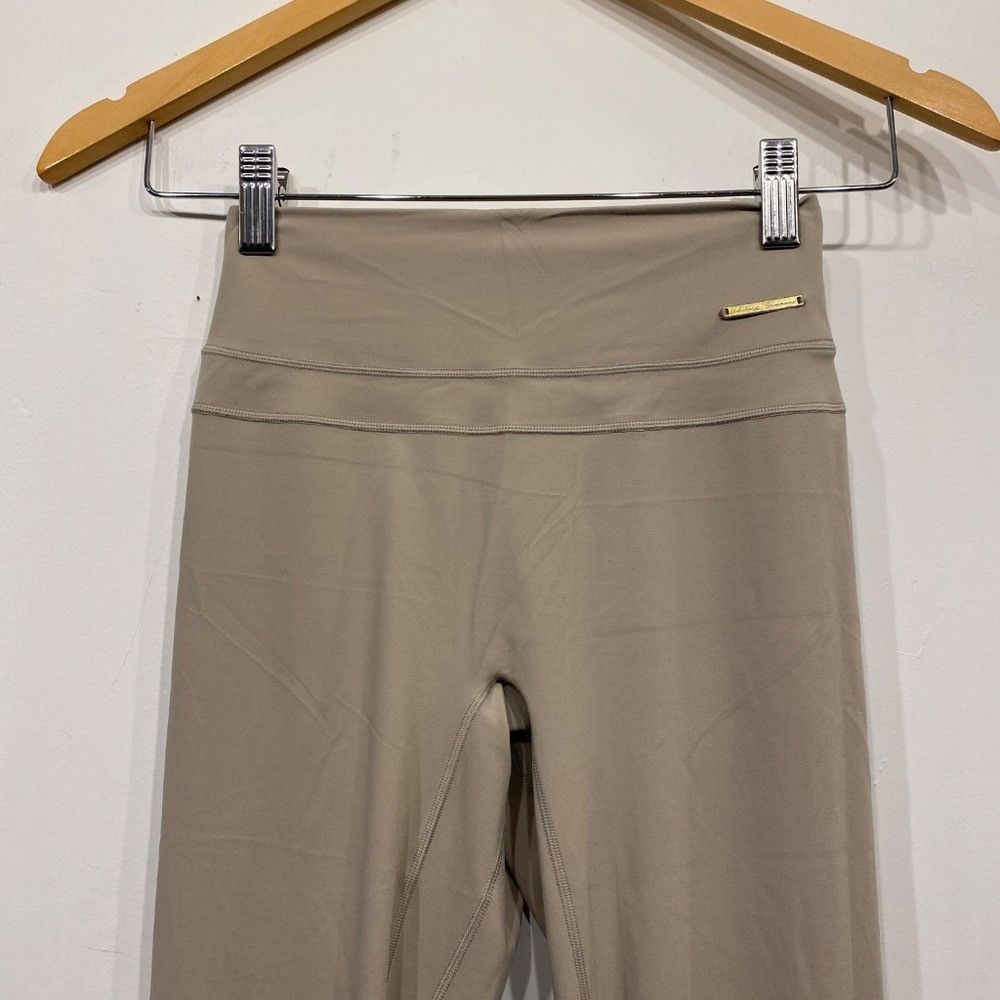 Gymshark Gymshark Whitney Beige Cropped High Rise Leggings Small Size 25" / US 0 / IT 36 - 2 Thumbnail
