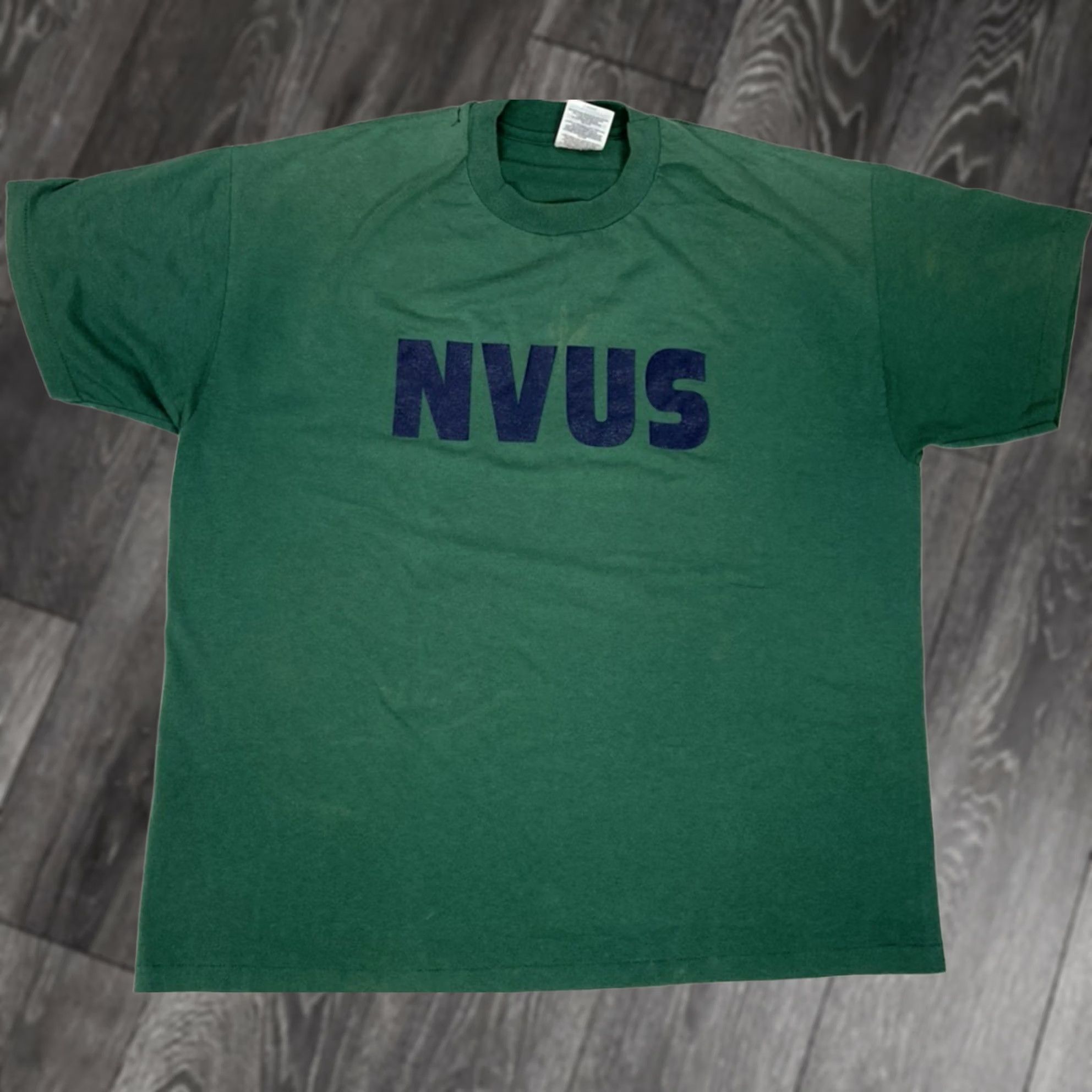 Hanes VINTAGE NVUS Graphic T-shirt Men XL Green USA 90s Single Stitch Size US XL / EU 56 / 4 - 1 Thumbnail
