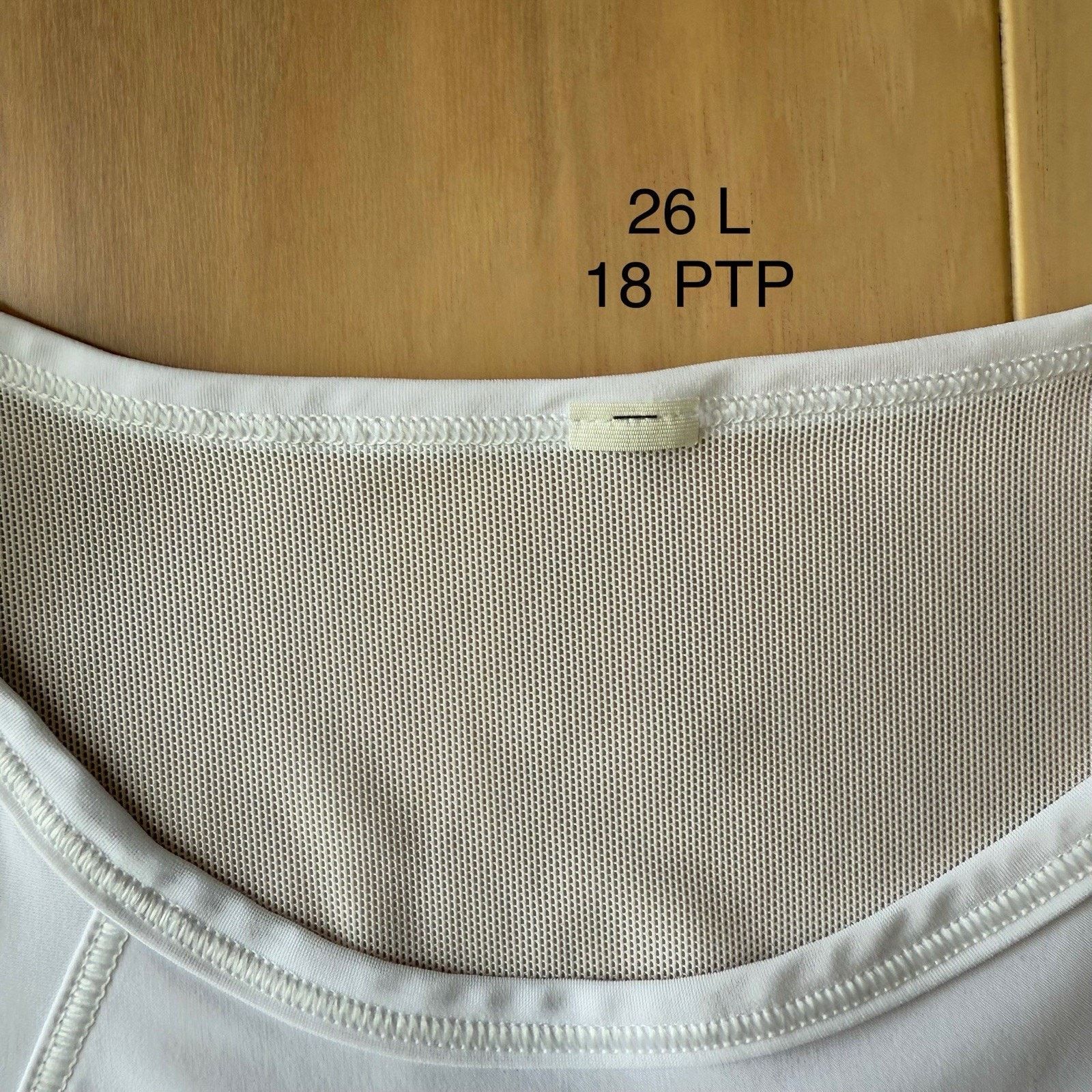 Lululemon Lululemon Tank Top Women's 6 White Vent Surge Workout Size M / US 6-8 / IT 42-44 - 5 Thumbnail