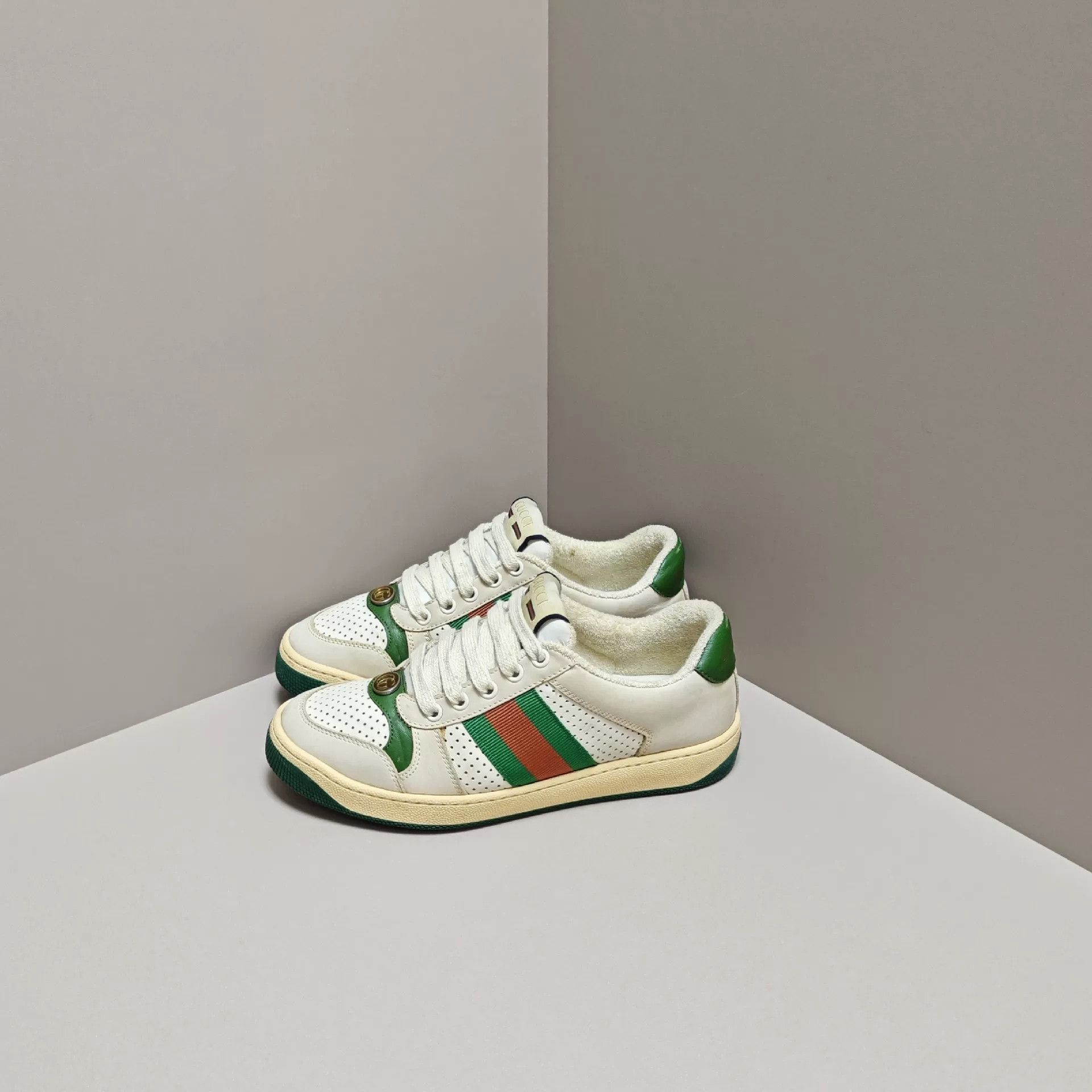 Gucci Gucci Lowtop Sneakers us_5 Women Size US 5 / IT 35 - 1 Thumbnail