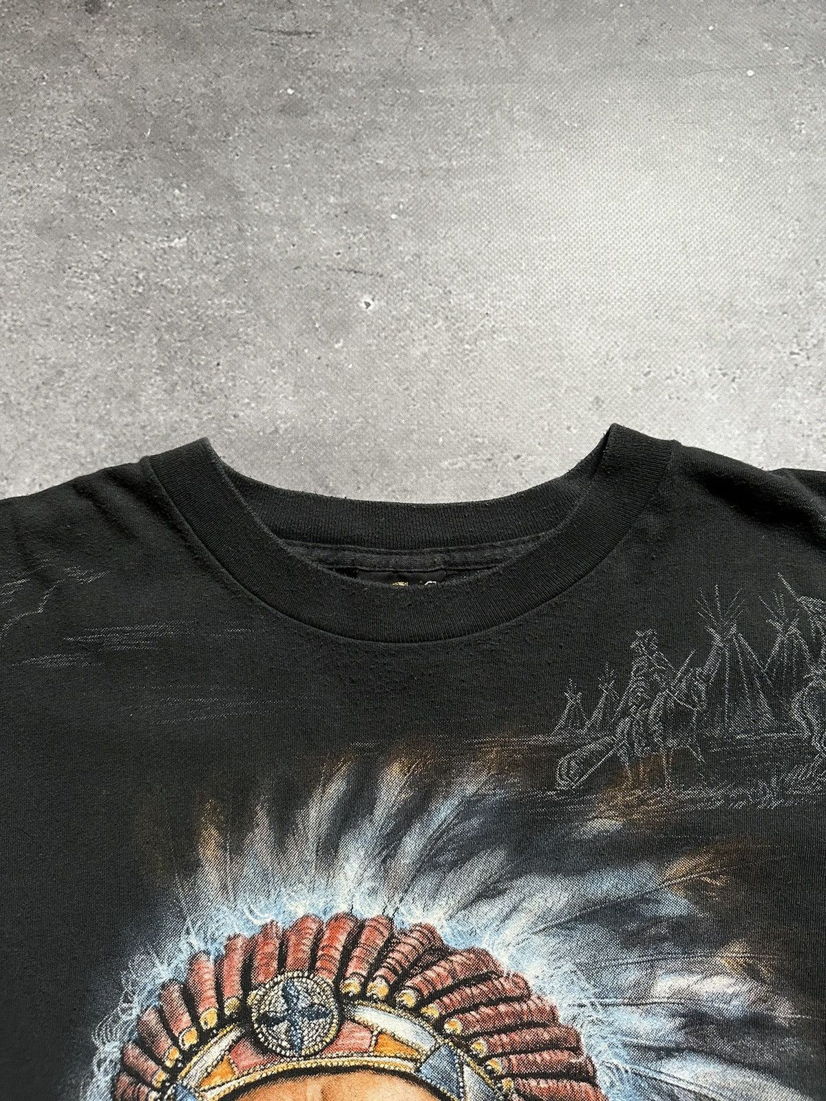 Vintage Vintage 90s 3D Emblem Indians Native American T-Shirt Size US XL / EU 56 / 4 - 3 Thumbnail