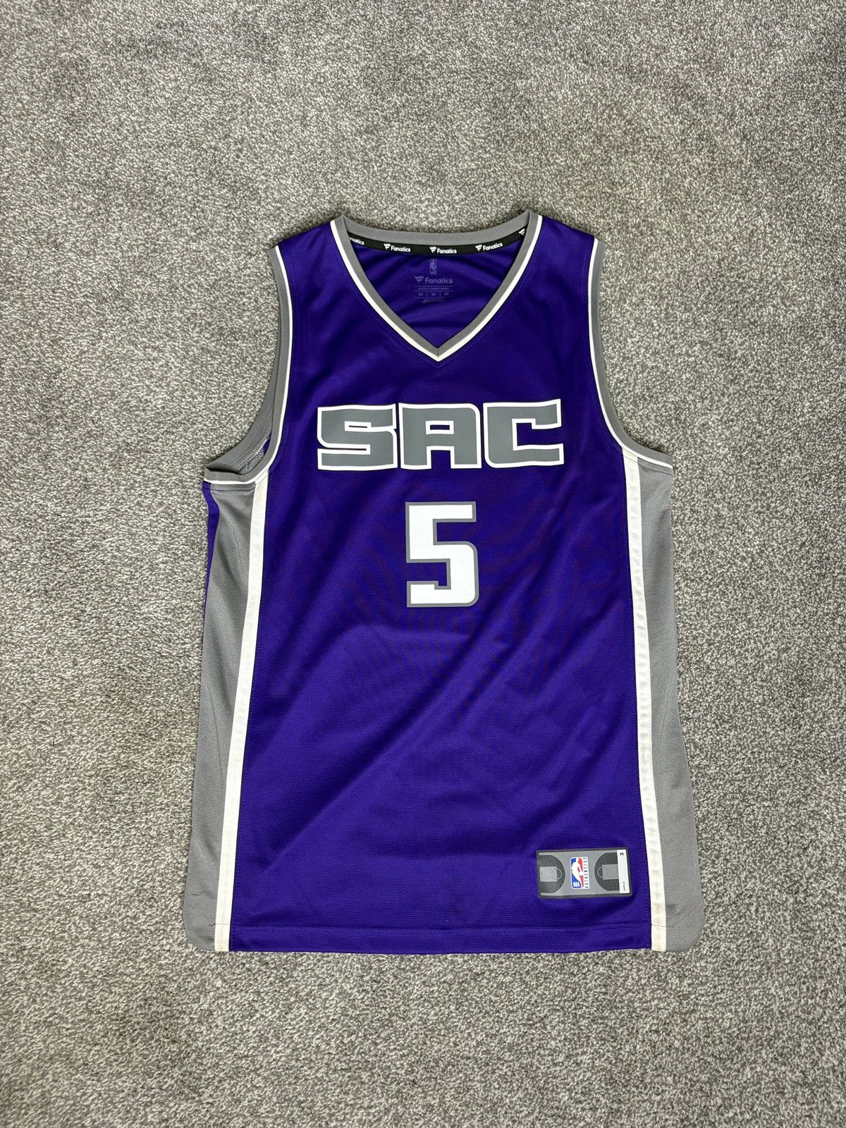 NBA De’Aaron Fox Sacramento Kings Jersey Size US M / EU 48-50 / 2 - 1 Thumbnail