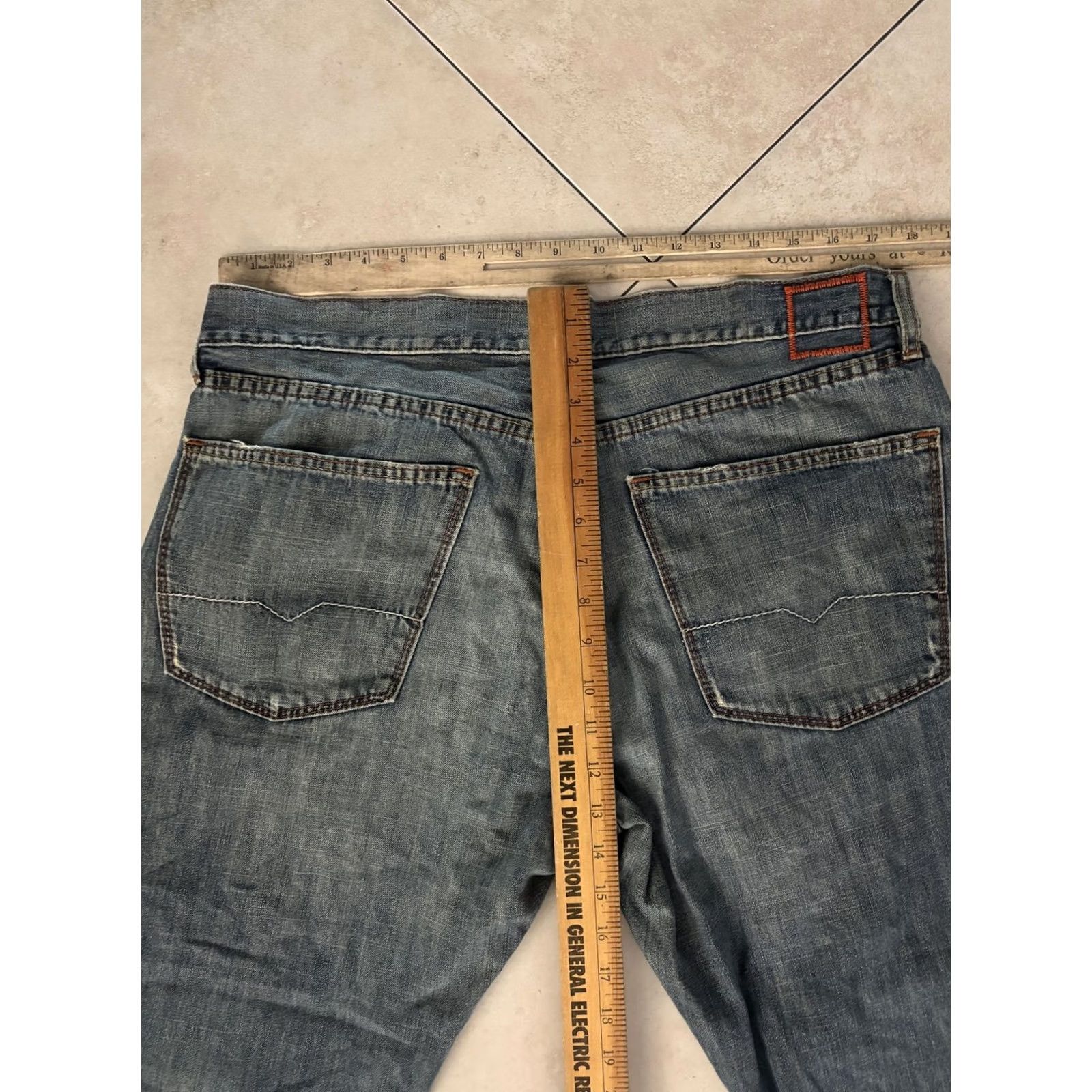 Hugo Boss HUGO BOSS Jeans Mens 36x28 Blue Medium Wash Distressed Straight Denim Pocket Pockets Belt Loops Zip Fly Jeans Mens Boys Size US 36 / EU 52 - 6 Thumbnail