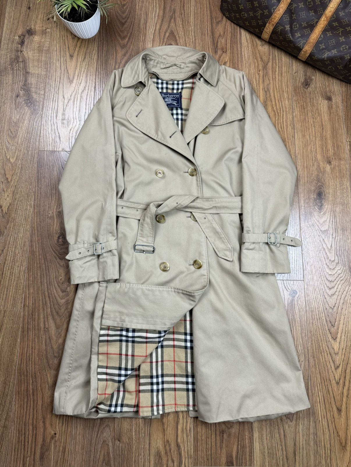 Burberry Vintage trench coat Burberry original luxury streetwear item Size US S / EU 44-46 / 1 - 1 Thumbnail