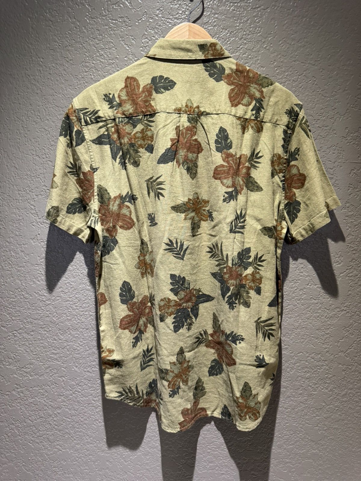 Lucky Brand Lucky Brand Olive Green Floral Hawaiian Short Sleeve Button Size US S / EU 44-46 / 1 - 12 Thumbnail