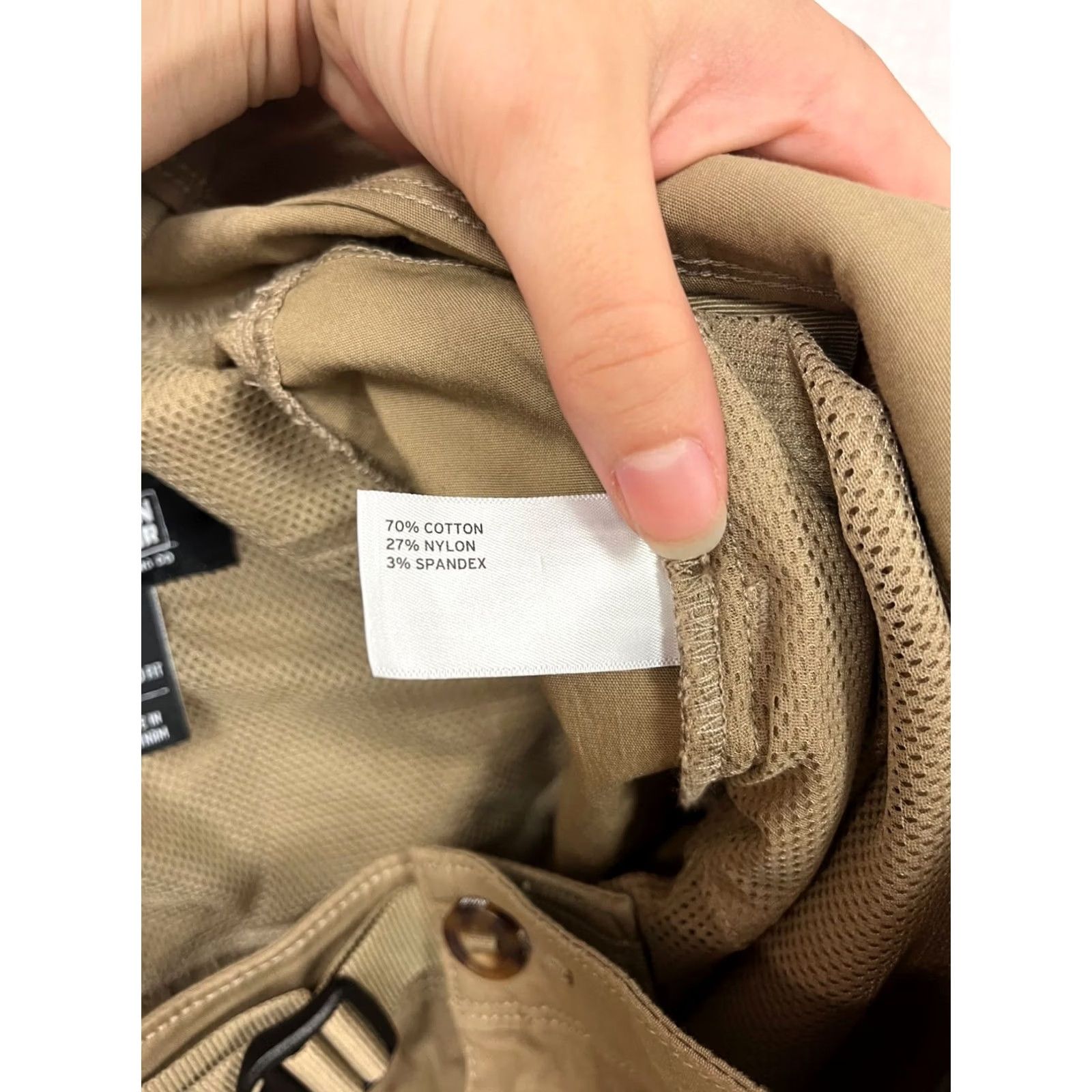 Vintage VINTAGE Alaskan Hardgear Cargo Shorts Tan 34 Unisex Adults 34 Inseam 10" Cotton Nylon Tan Cargo Pocket Mens Womens Size US 34 / EU 50 - 4 Thumbnail