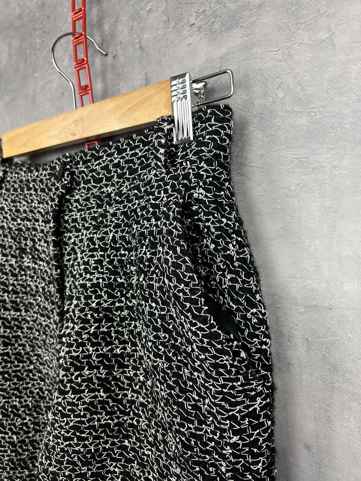Chanel Chanel Wool Black Women’s Pants P11201V06481 Size 27" / US 4 / IT 40 - 7 Thumbnail