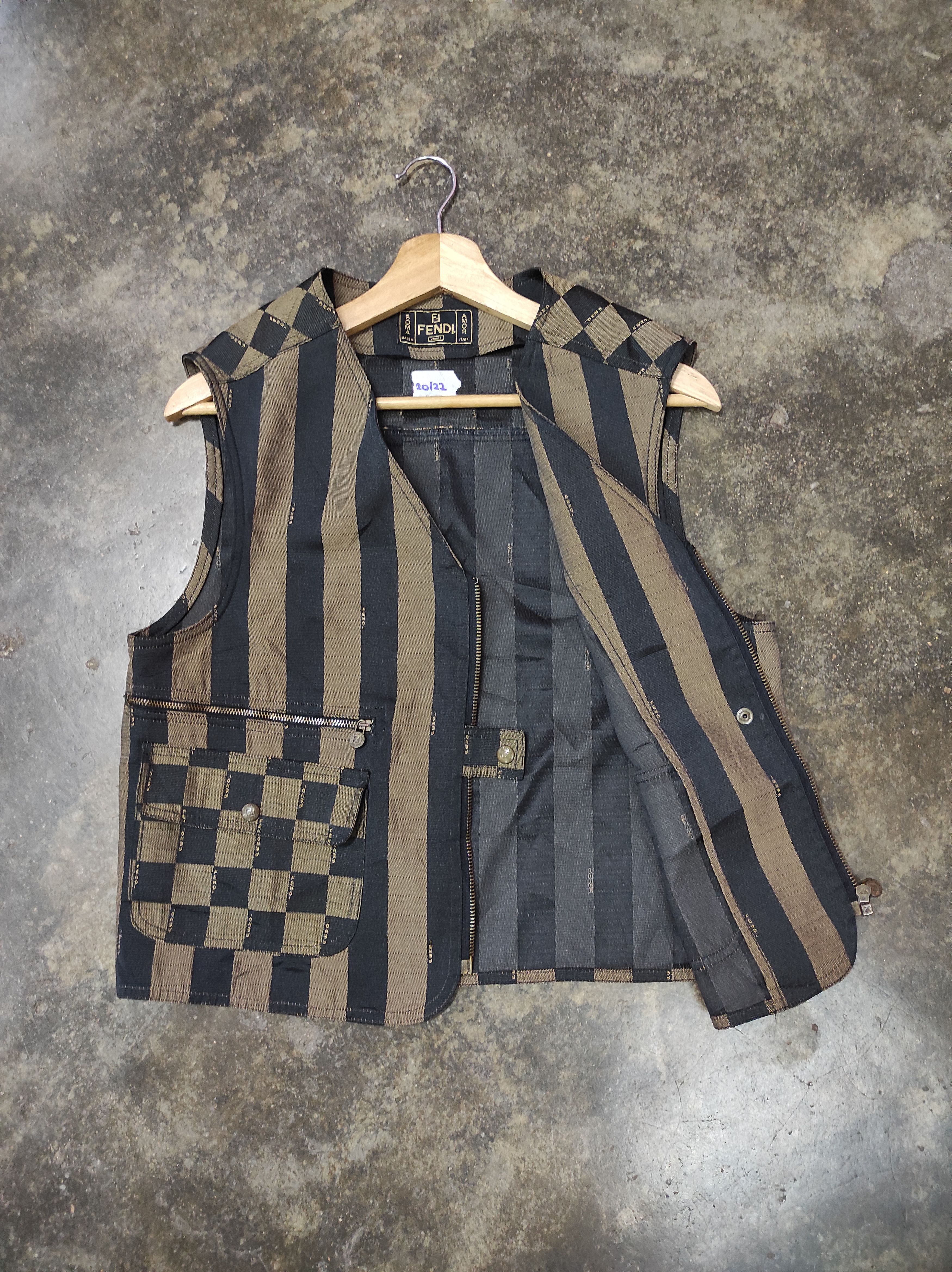 Fendi FENDI MONOGRAM MULTIPOCKET PLAID VEST JACKET SLEEVELESS Size M / US 6-8 / IT 42-44 - 2 Thumbnail