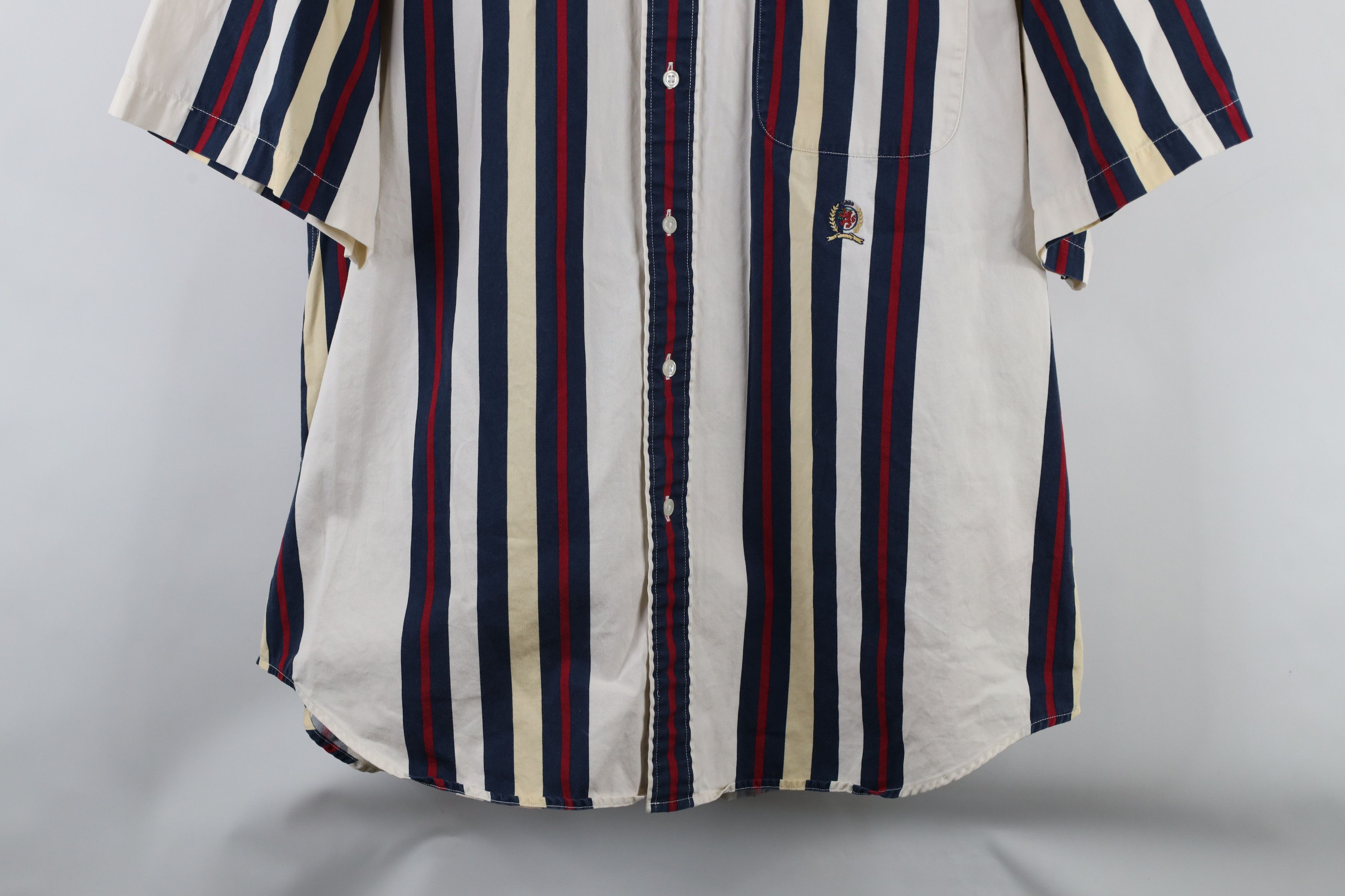 Tommy Hilfiger × Vintage Vintage 90s Tommy Hilfiger Short Sleeve Button Down Shirt Size US L / EU 52-54 / 3 - 3 Thumbnail