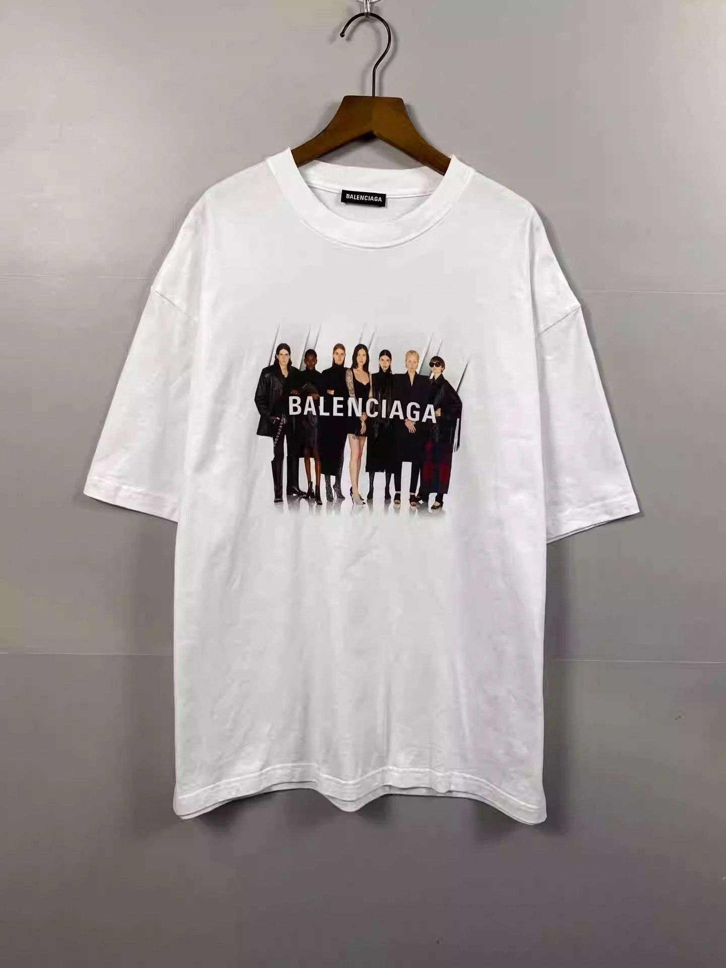 Balenciaga Balenciaga Portrait Band Short Sleeve Size US S / EU 44-46 / 1 - 1 Thumbnail