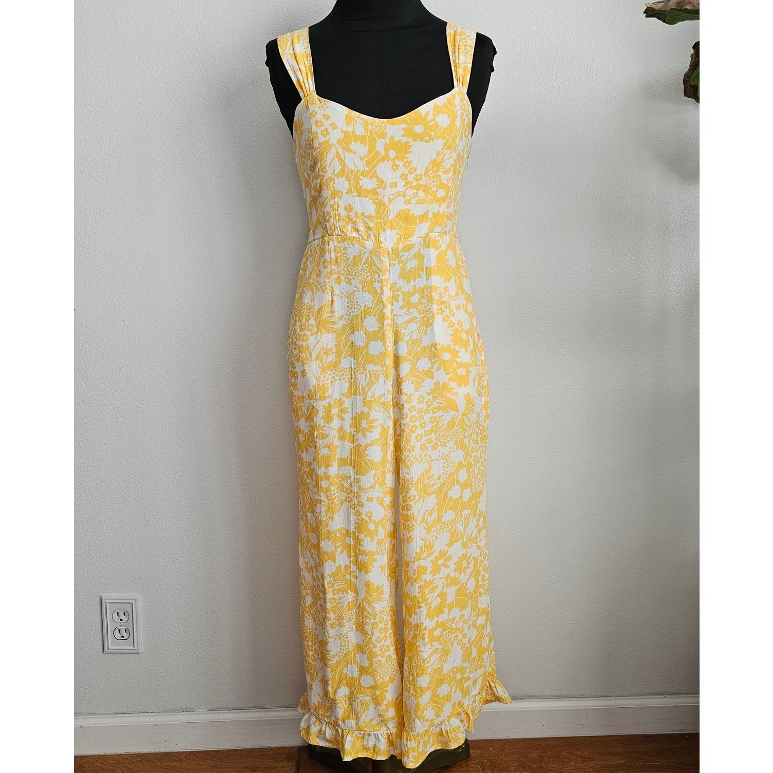 REVOLVE EUC Faithfull the Brand Yellow Floral Kasbah Jumpsuit 2 XS Size 26" / US 2 / IT 38 - 4 Thumbnail