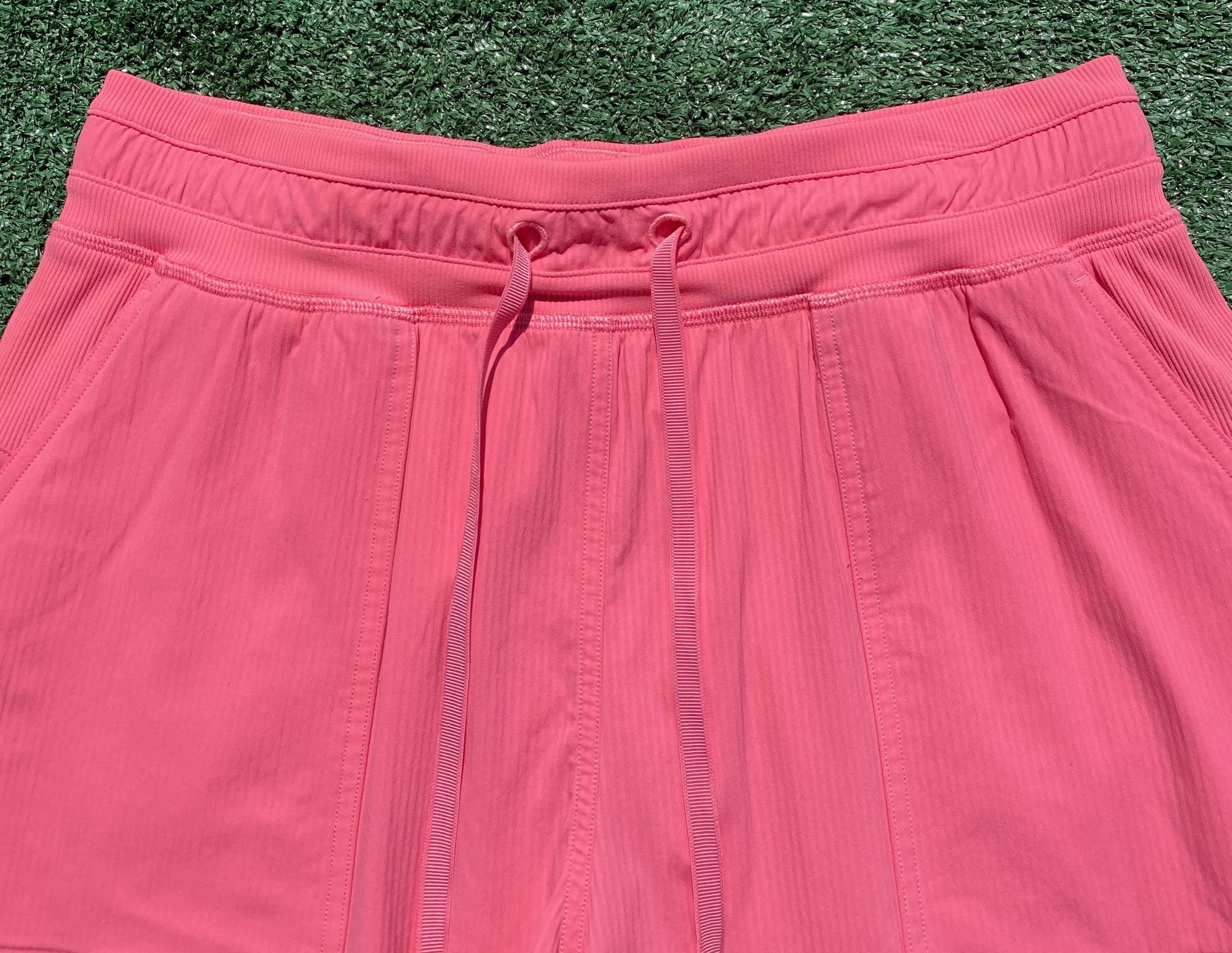 Lululemon Lululemon Dance Studio High-Rise 3.5" Pink Lined Shorts 6 Size 29" - 2 Thumbnail