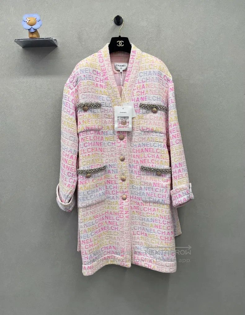 Chanel Chanel 24C pink full-print logo bathrobe coat Size XXS / US 00 / IT 34 - 1 Thumbnail
