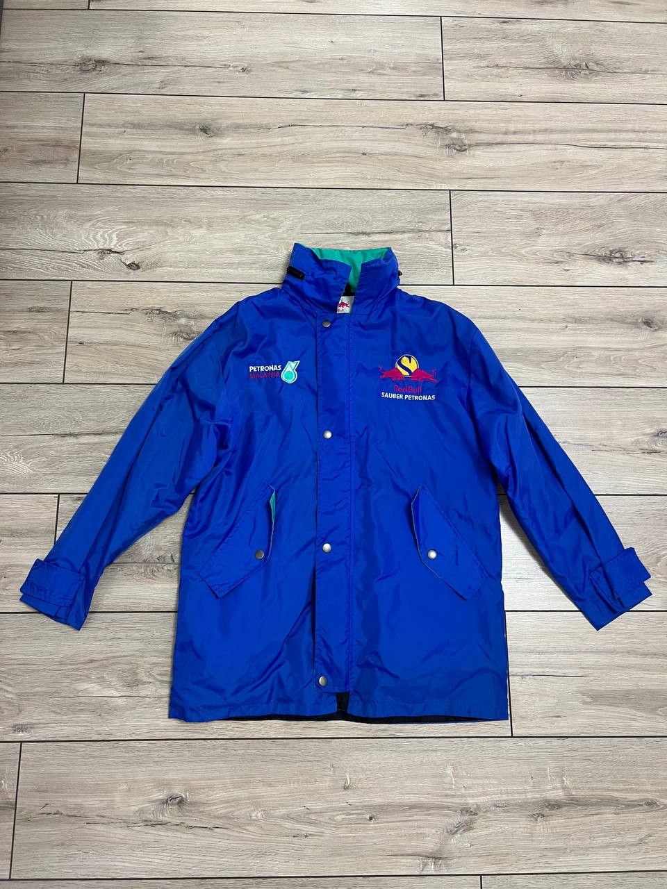 Red Bull Rare Red Bull Sauber Petronas Malaysia Rain Wind Hood Jacket Size US S / EU 44-46 / 1 - 7 Thumbnail