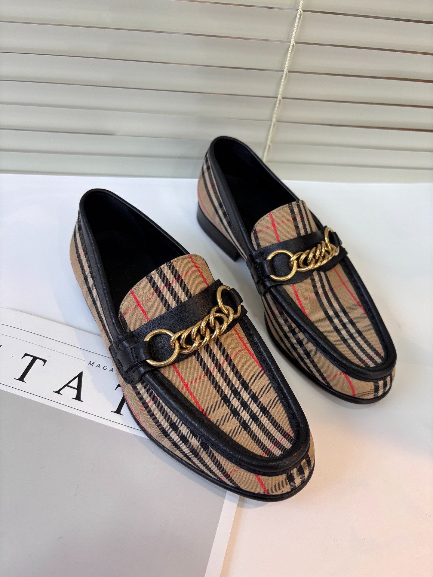 Burberry Burberry Classic Check Slip-On Loafers Size US 4.5 / IT 34.5 - 1 Thumbnail