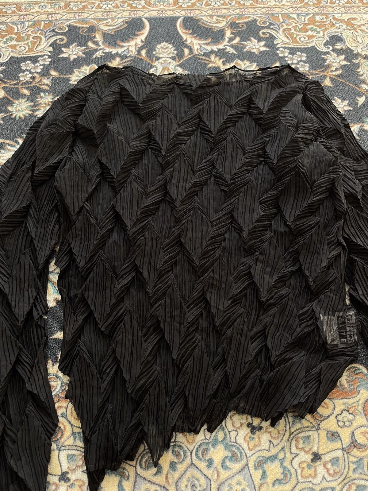 Issey Miyake × Pleats Please Issey Miyake 2007 Issey Miyake Fete 3D Patern Top Size US M / EU 48-50 / 2 - 11 Thumbnail