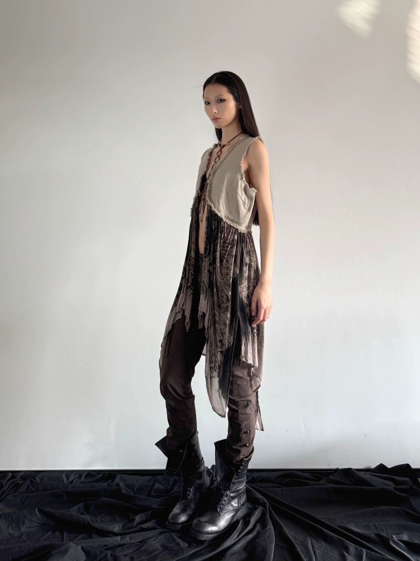 Share Spirit Homme Share Spirit Irregular Sleeveless Tulle-Linen Tassel Printed Cardi Size XS / US 0-2 / IT 36-38 - 4 Thumbnail