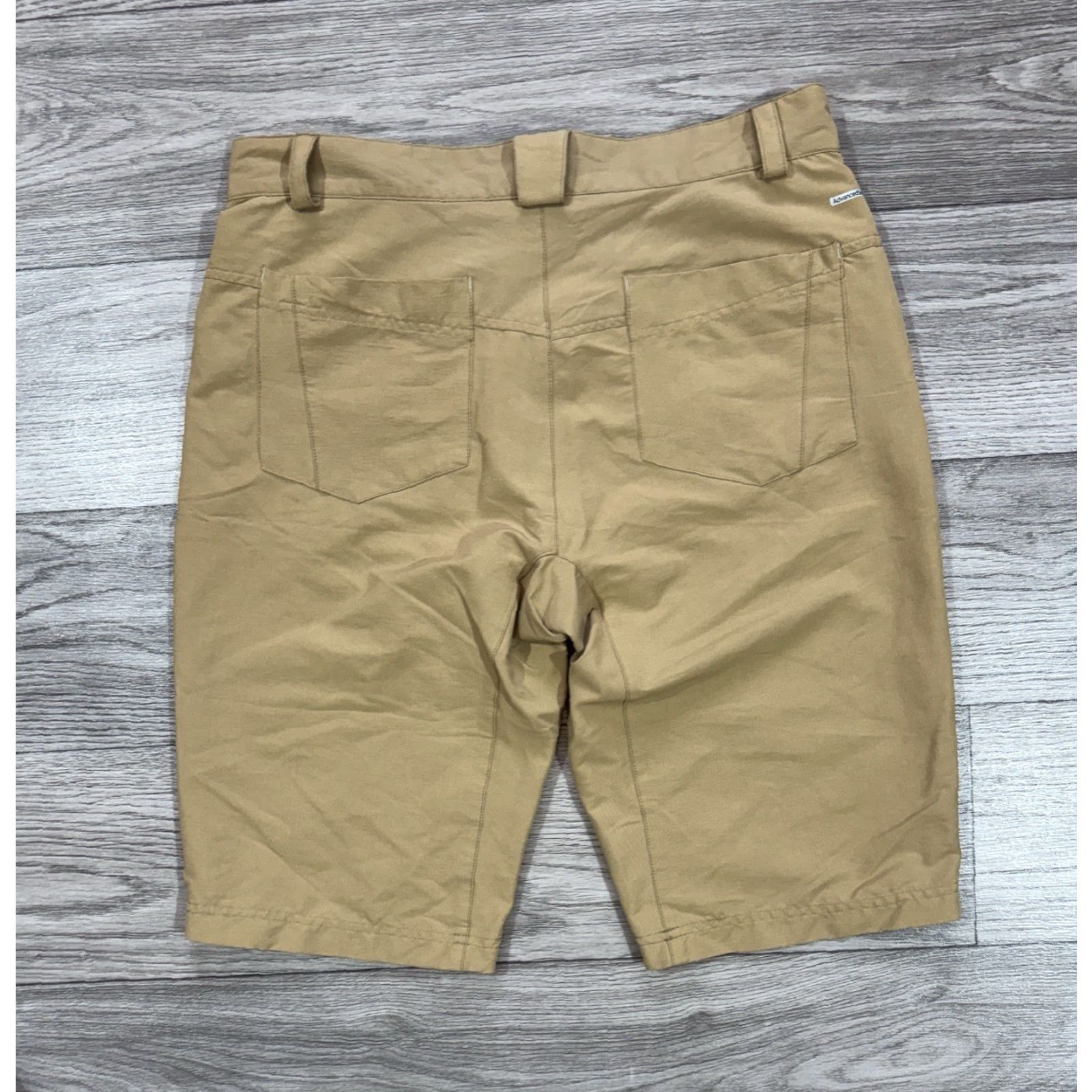 Salomon VINTAGE Salomon Outdoor Hiking Shorts Men Regular 32 Beige Outdoor Athletic 90s? Size US 32 / EU 48 - 2 Thumbnail