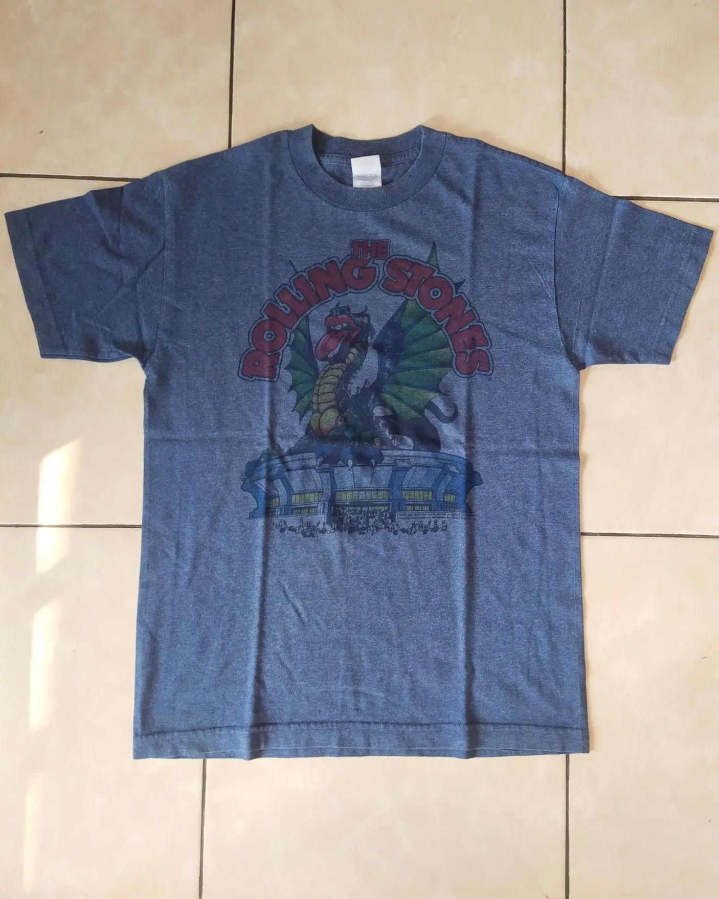 Band Tees × Vintage Vintage The Rolling Stones Dragon Art 2005 Y2K Band Tees Size US M / EU 48-50 / 2 - 2 Thumbnail