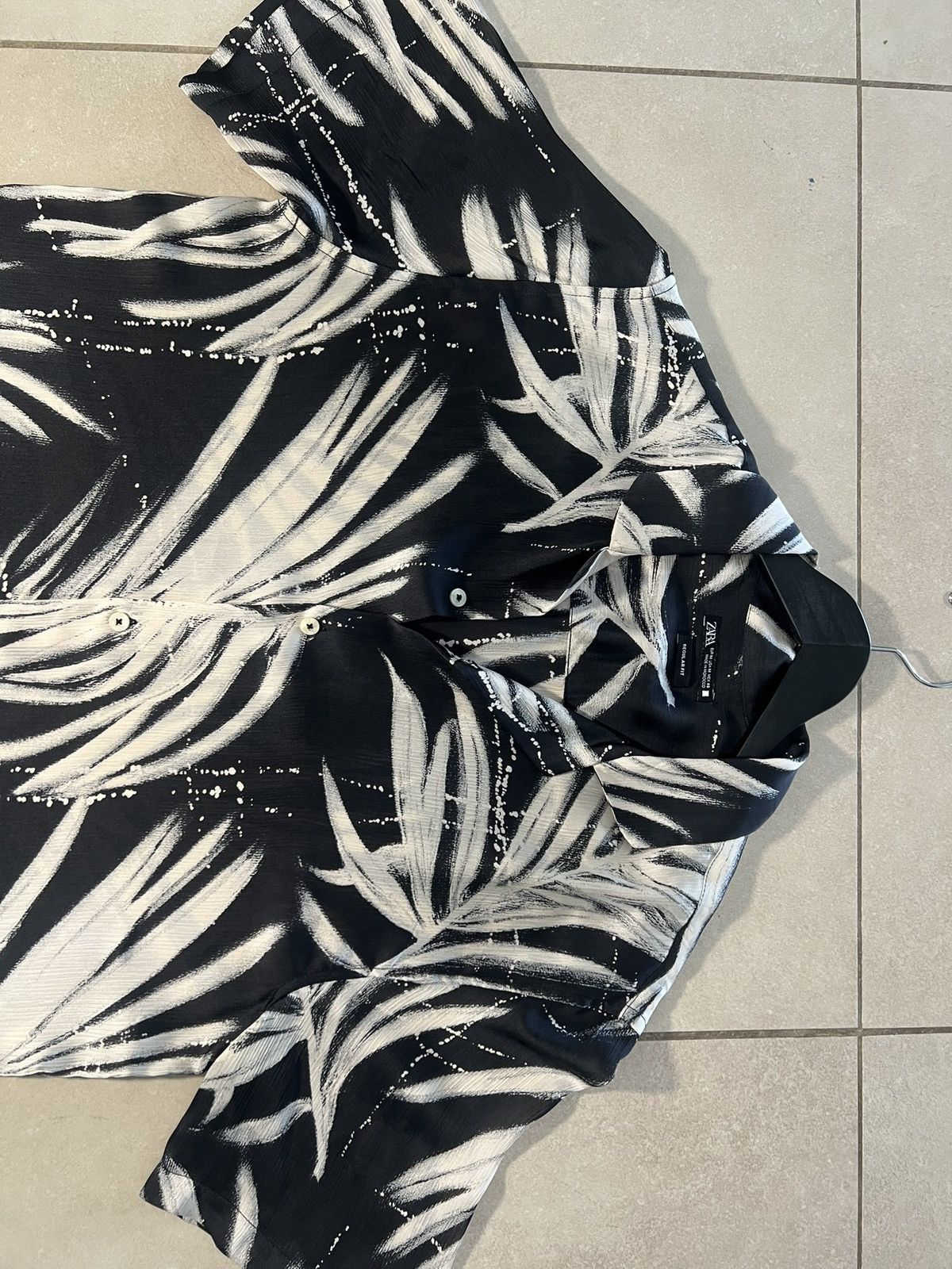 Zara Zara “Tropical Palm” Black & White Print Button‑Up– Size M Size US M / EU 48-50 / 2 - 2 Thumbnail