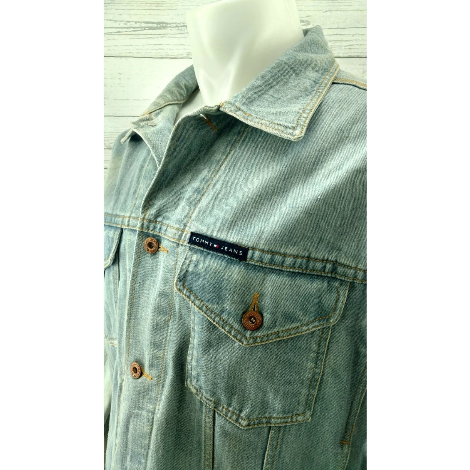 Tommy Hilfiger TOMMY HILFIGER Blue Jean Jacket Mens Size L Distressed Faded 100% Cotton Jean Jacket Size US 33 - 3 Thumbnail