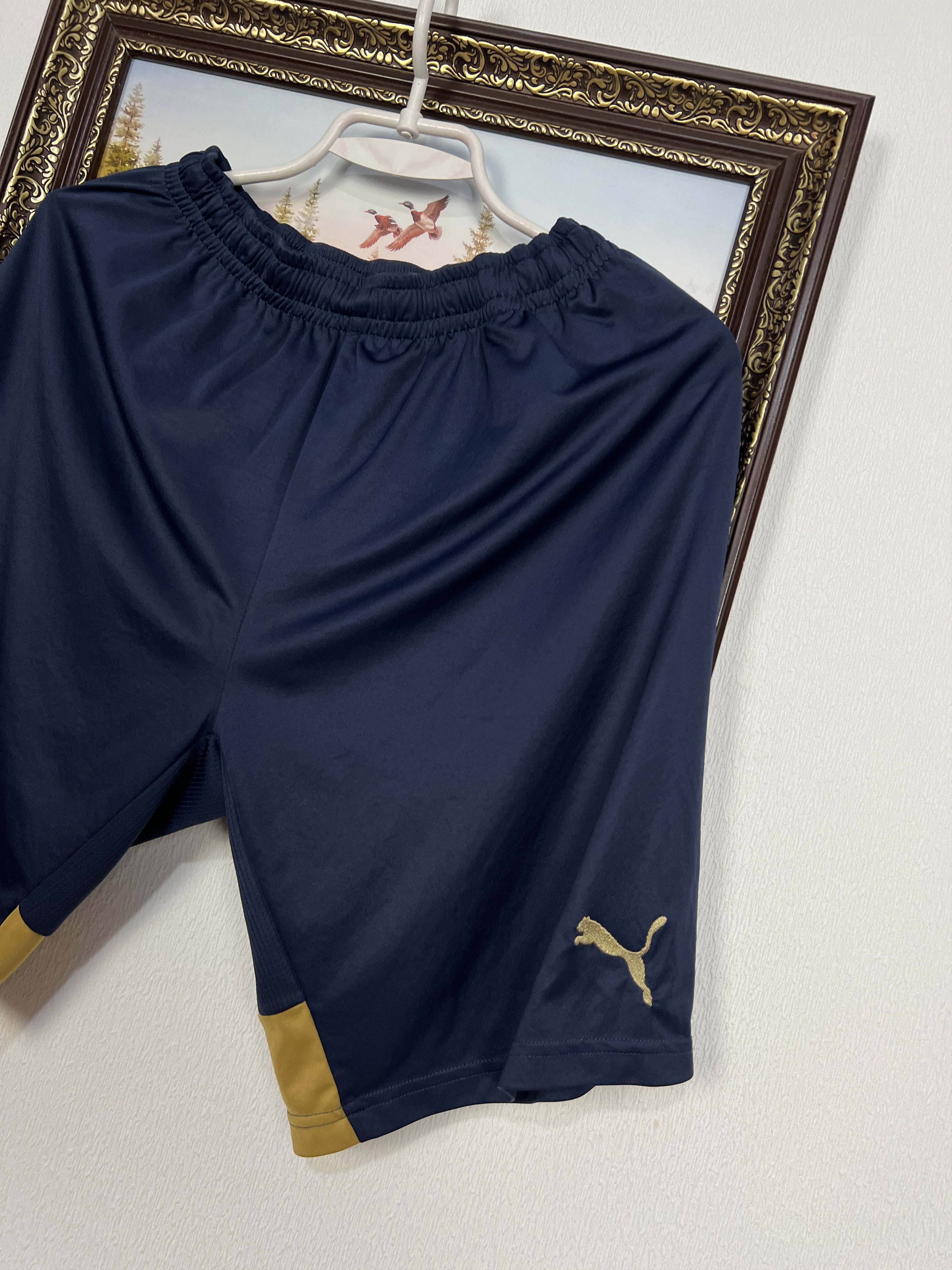 Puma Puma Arsenal Football Shorts Soccer Gunners Athletic Rare Size US 32 / EU 48 - 2 Thumbnail
