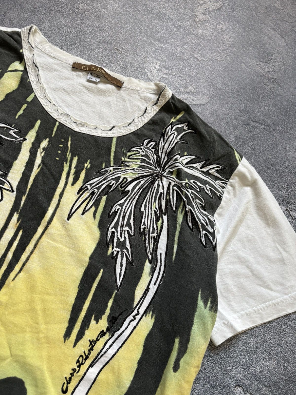 Roberto Cavalli Vintage CLASS Roberto Cavalli Y2K Tropical Palm Print Tee Size XXL / US 16-18 / IT 52-54 - 7 Thumbnail