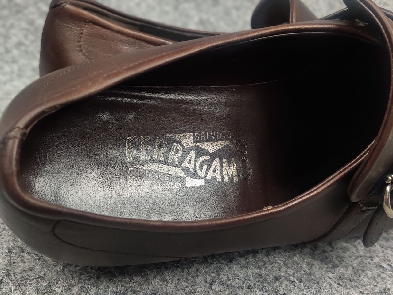 Salvatore Ferragamo Salvatore Ferragamo Terence Apron Toe Loafer Logo Shoes Size US 9 / EU 42 - 20 Thumbnail