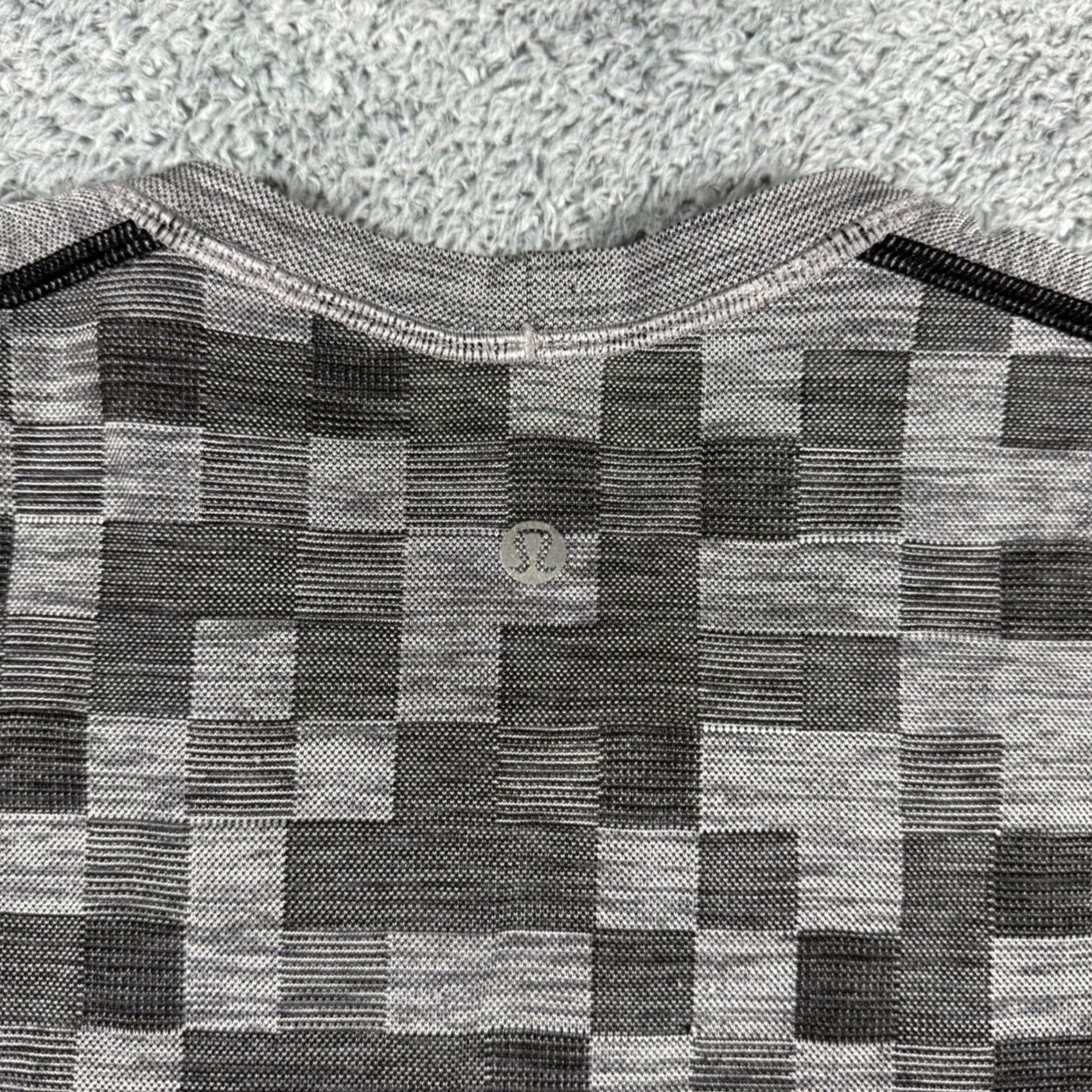 Lululemon Lululemon Metal Vent Tech Shirt Mens Medium Grey Pixel Checkered S/S Training Size US M / EU 48-50 / 2 - 5 Thumbnail