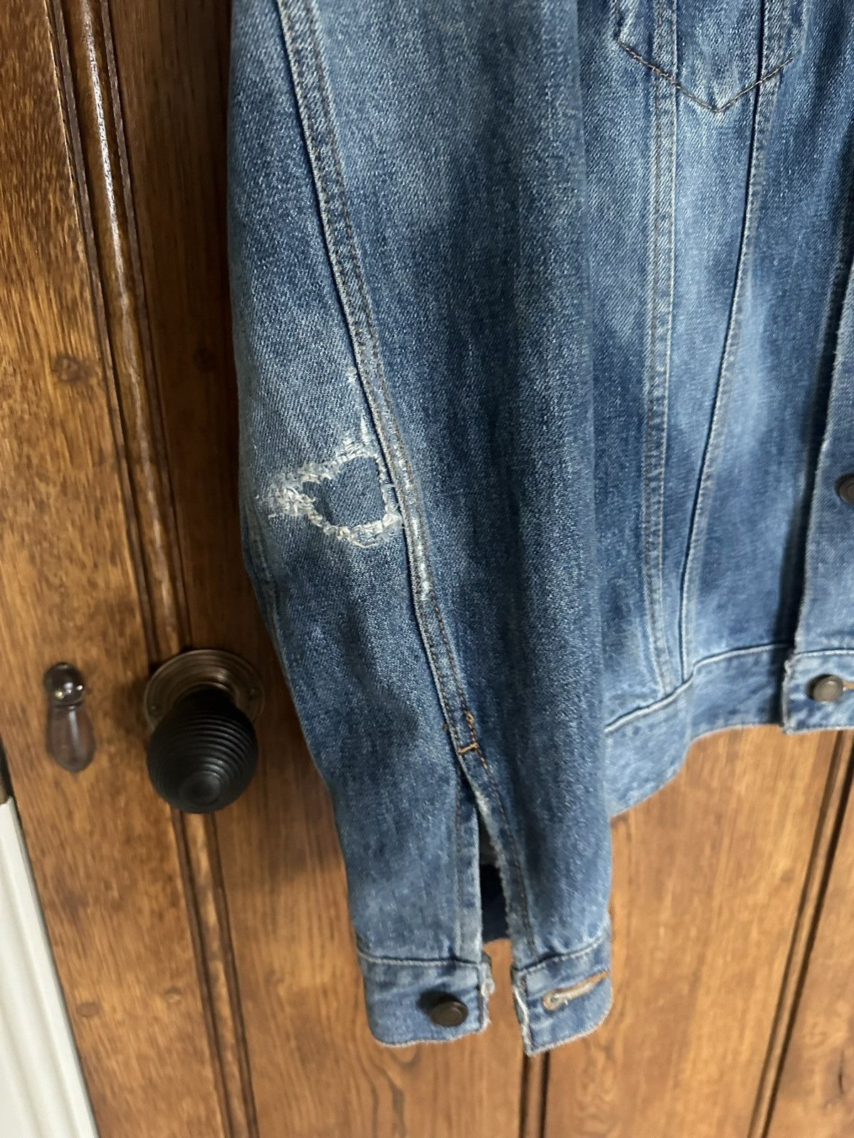 Saint Laurent Paris $1490 SS17 Saint Laurent Sweet Dreams studded denim jacket Size US L / EU 52-54 / 3 - 20 Thumbnail