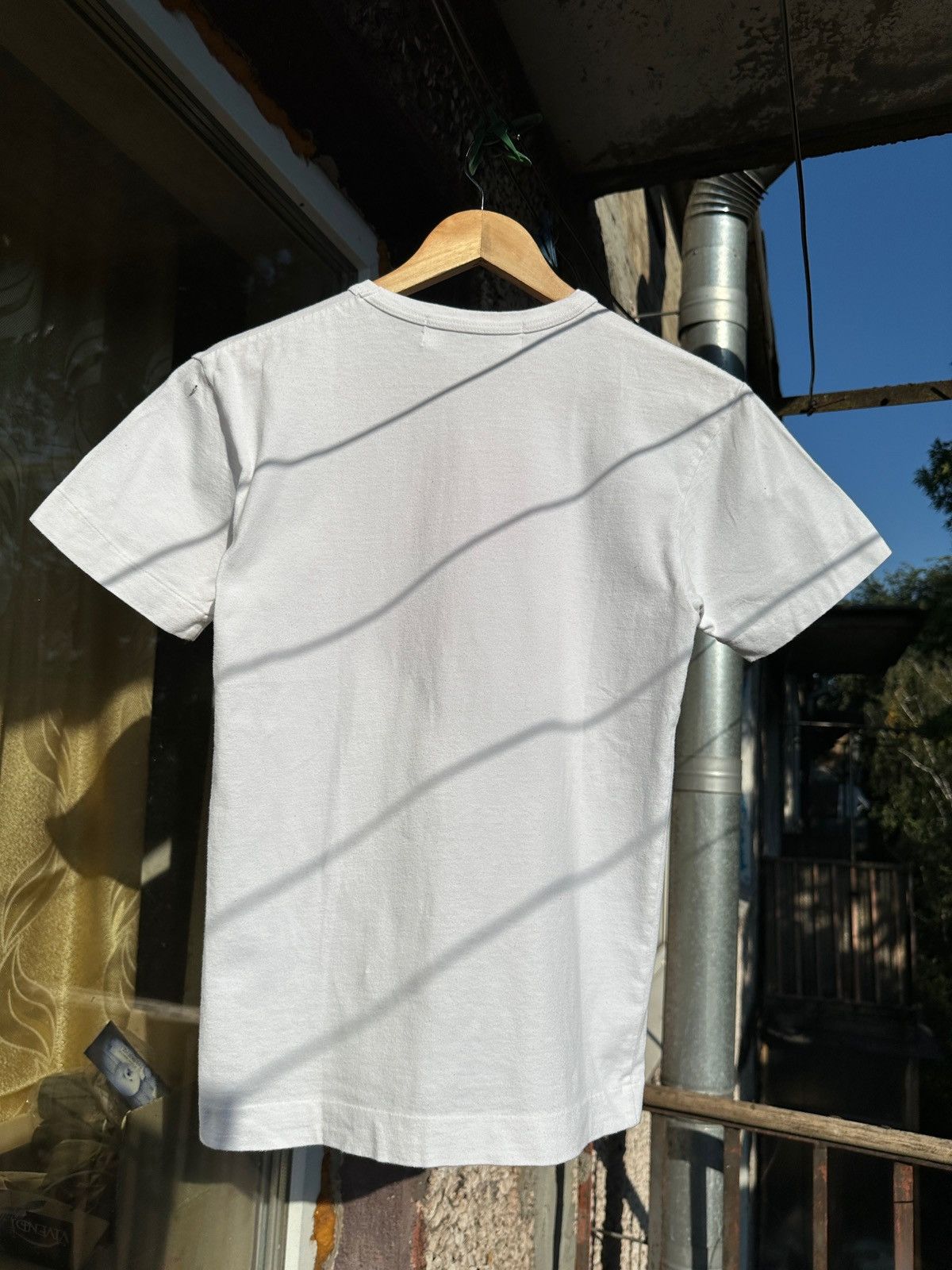 Comme des Garcons Women’s Comme des Garçons Play Double Heart White T-Shirt Size S / US 4 / IT 40 - 9 Thumbnail