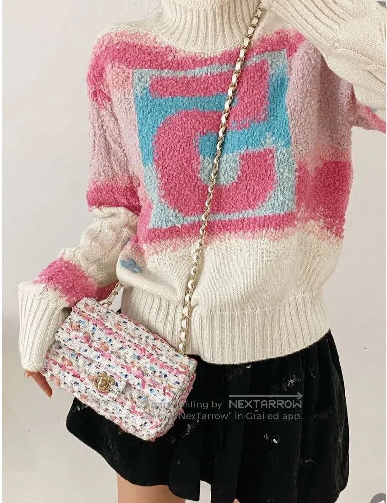 Chanel Chanel 22N Ski Series Pink Cashmere No. 5 Turtleneck Sweat Size XXS / US 00 / IT 34 - 1 Thumbnail