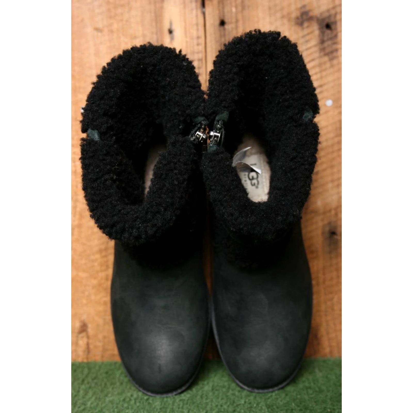 Ugg VINTAGE UGG Blayre II Black Leather Sheepskin Shearling Cuff Lined Ankle Boots Sz. 7 Boots Womens Black 7 UGG Blayre II Size US 6 / IT 36 - 4 Thumbnail