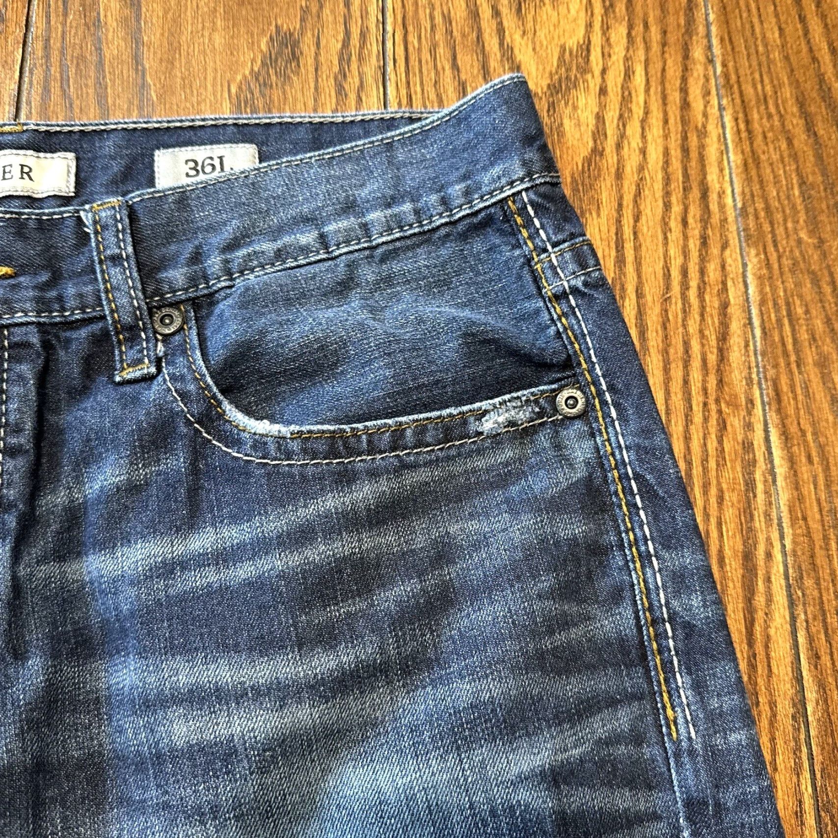 Vintage BKE Carter Jeans 35x33 Dark Wash Blue Denim Distressed Thick Stitch Straight Regular Mens Jeans Size US 28 / EU 44 - 5 Thumbnail