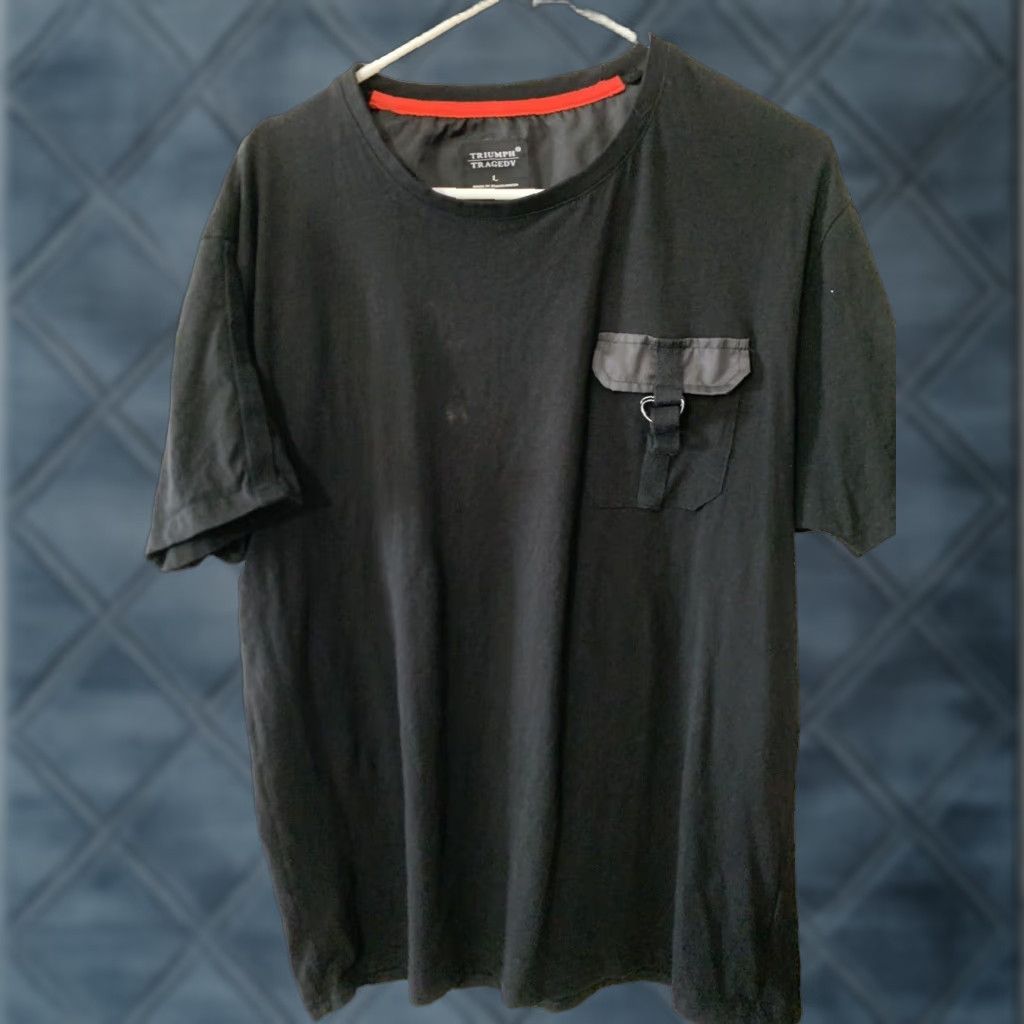 Vintage Rare Triumph Over Tragedy. Mens Crew Tee Black Short Sleeve shirt Size US L / EU 52-54 / 3 - 1 Thumbnail