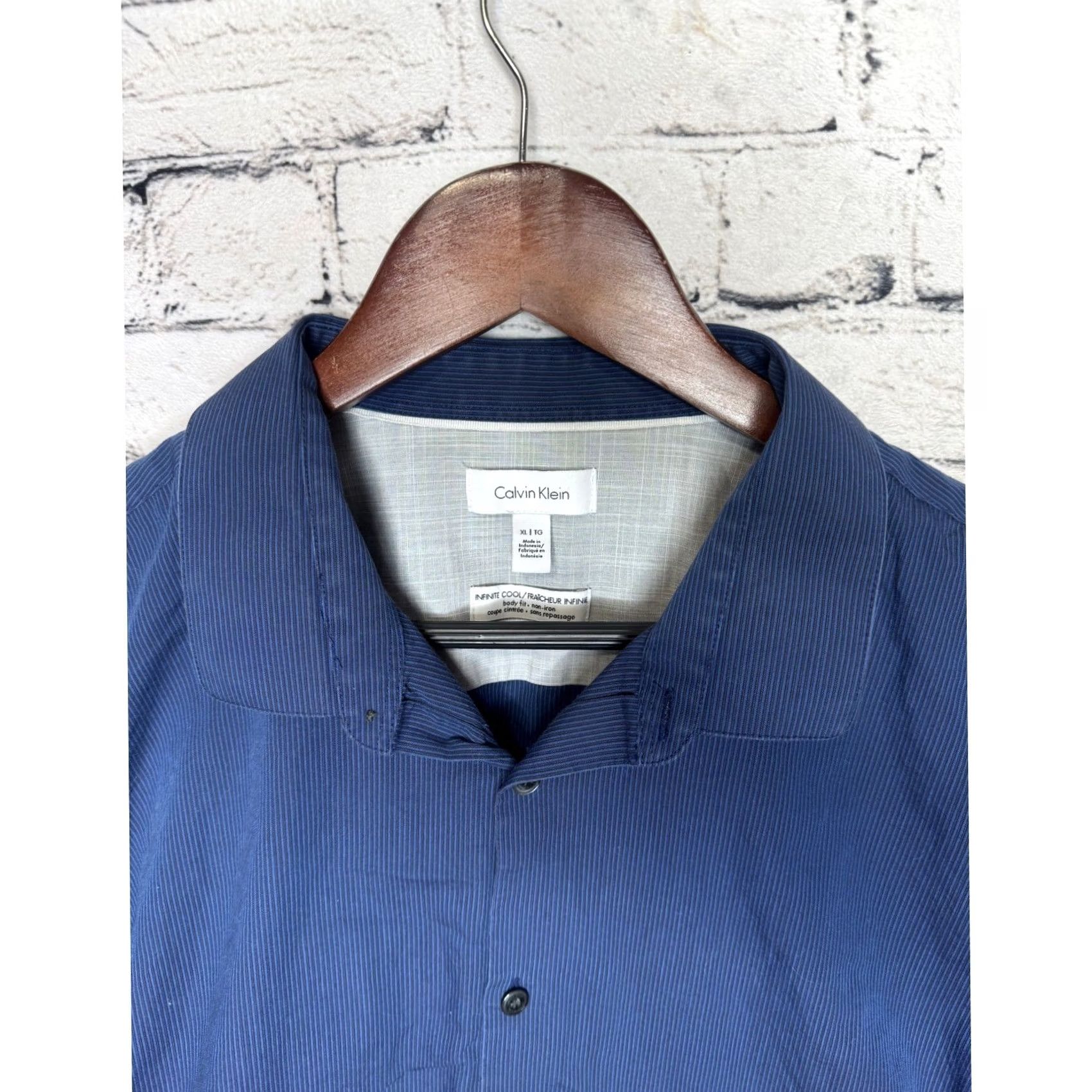 Calvin Klein Calvin Klein Mens Slim Fit Infinite Cool Button Down Shirt Navy XL Size US XL / EU 56 / 4 - 2 Thumbnail