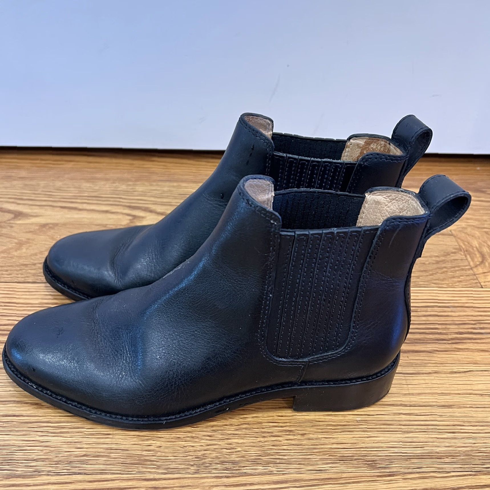 Madewell Madewell Chelsea Boots Black Leather Size 10 M Women Shoe Chelsea Boot Block Heel Size US 10 / IT 40 - 2 Thumbnail