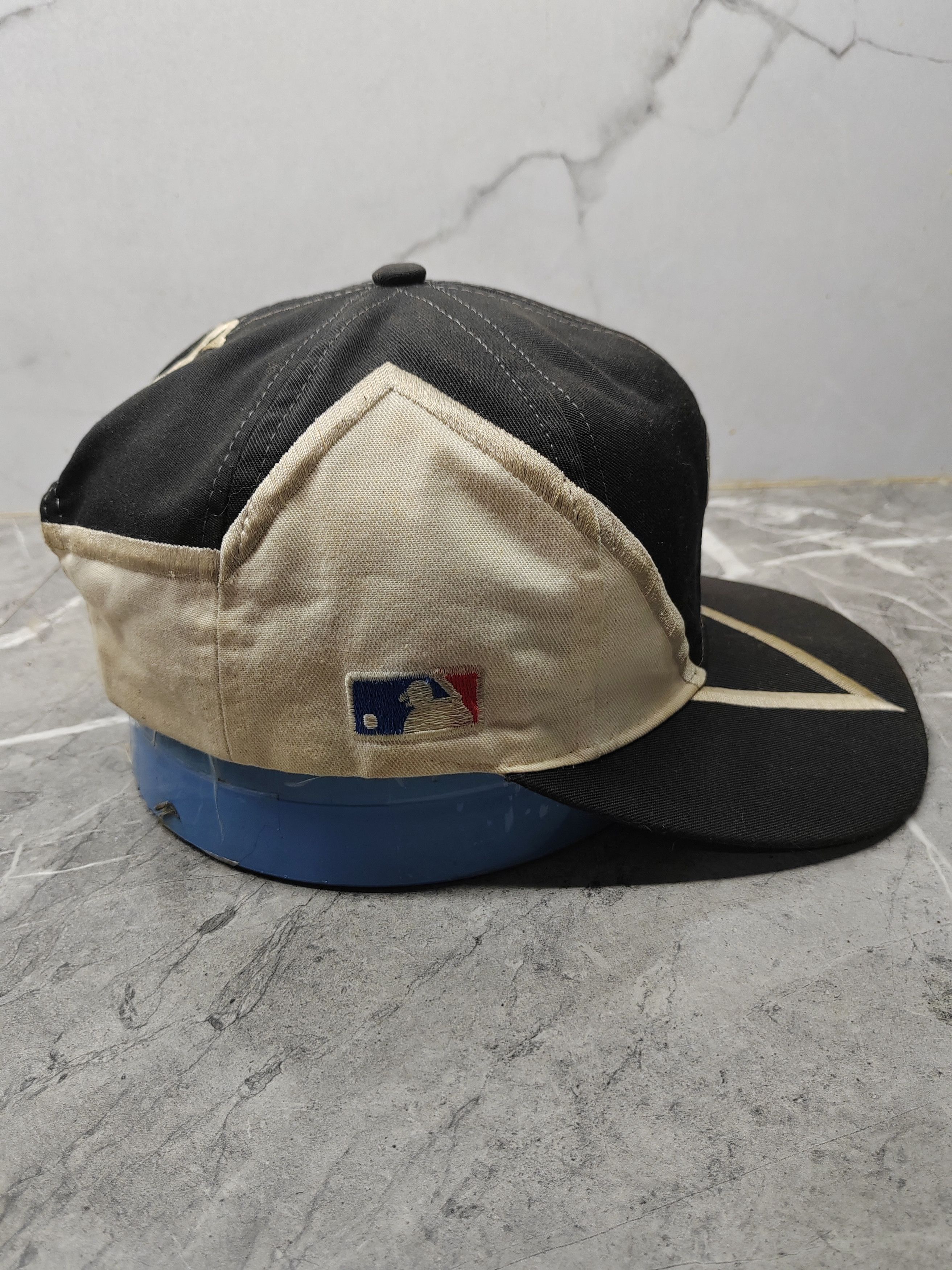 Vintage Vintage Chicago White SOX TOW Bolt Graffiti Style Cap Size ONE SIZE - 6 Thumbnail
