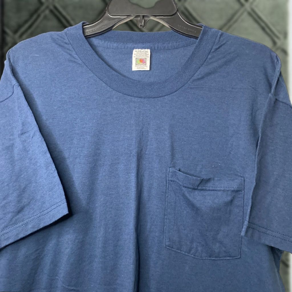 Fruit Of The Loom VINTAGE Fruit of the Loom T-Shirt Navy Blue XL Pocket 90s Men Size US XL / EU 56 / 4 - 1 Thumbnail