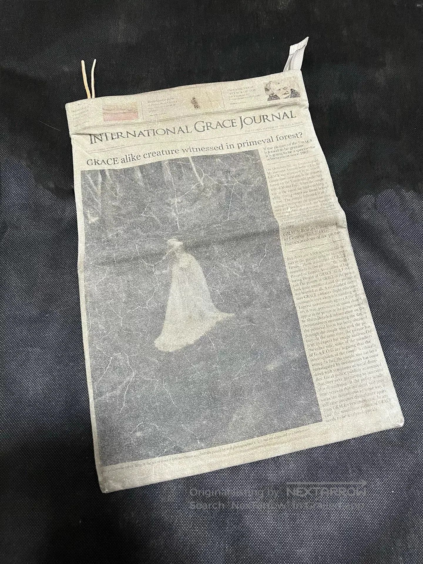 Undercover Undercover Grace Newspaper Print Clutch. Size ONE SIZE - 1 Thumbnail