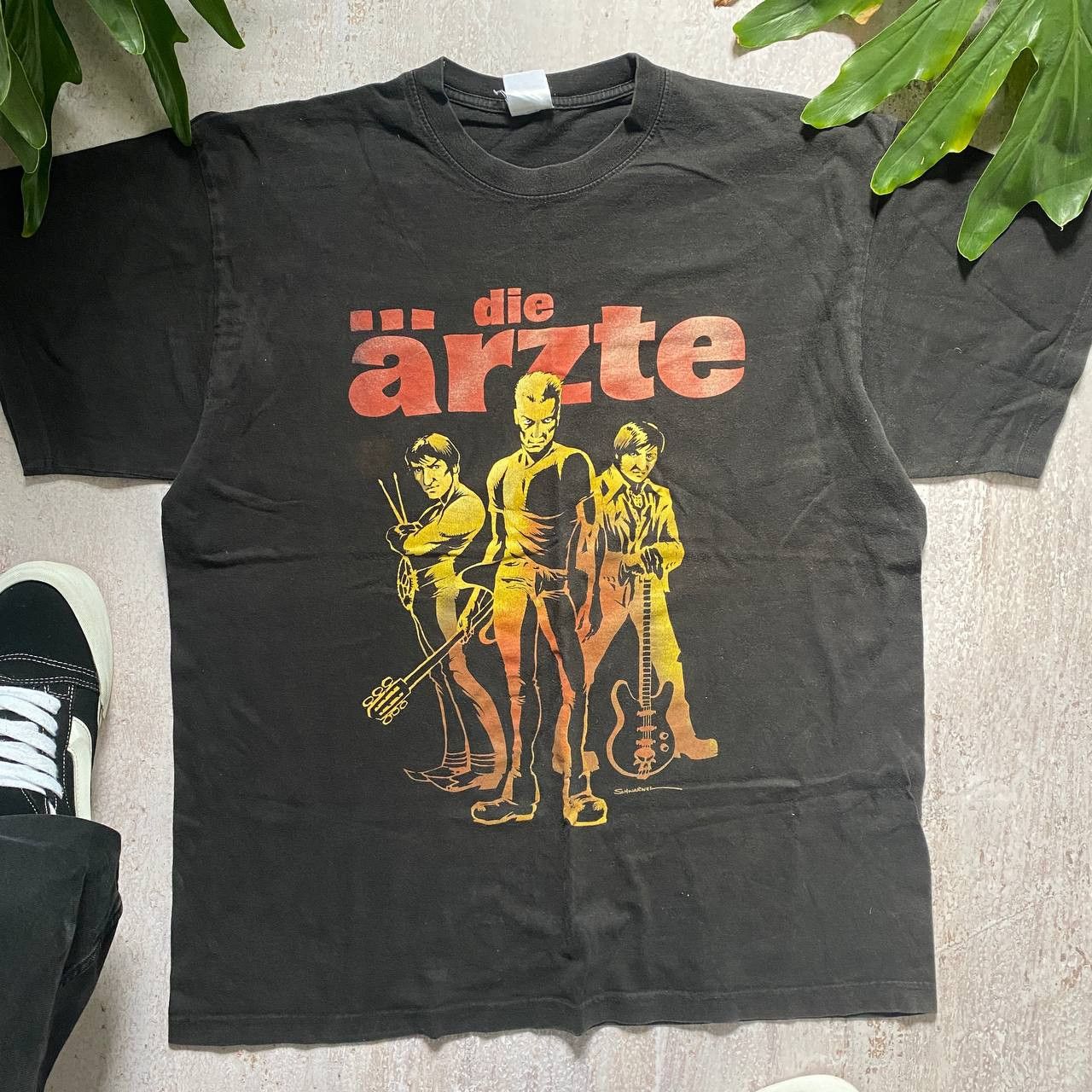 Band Tees VINTAGE Y2K DIE ARZTE AMAZING FADED RARE BAND TEE 60 Size US L / EU 52-54 / 3 - 2 Thumbnail