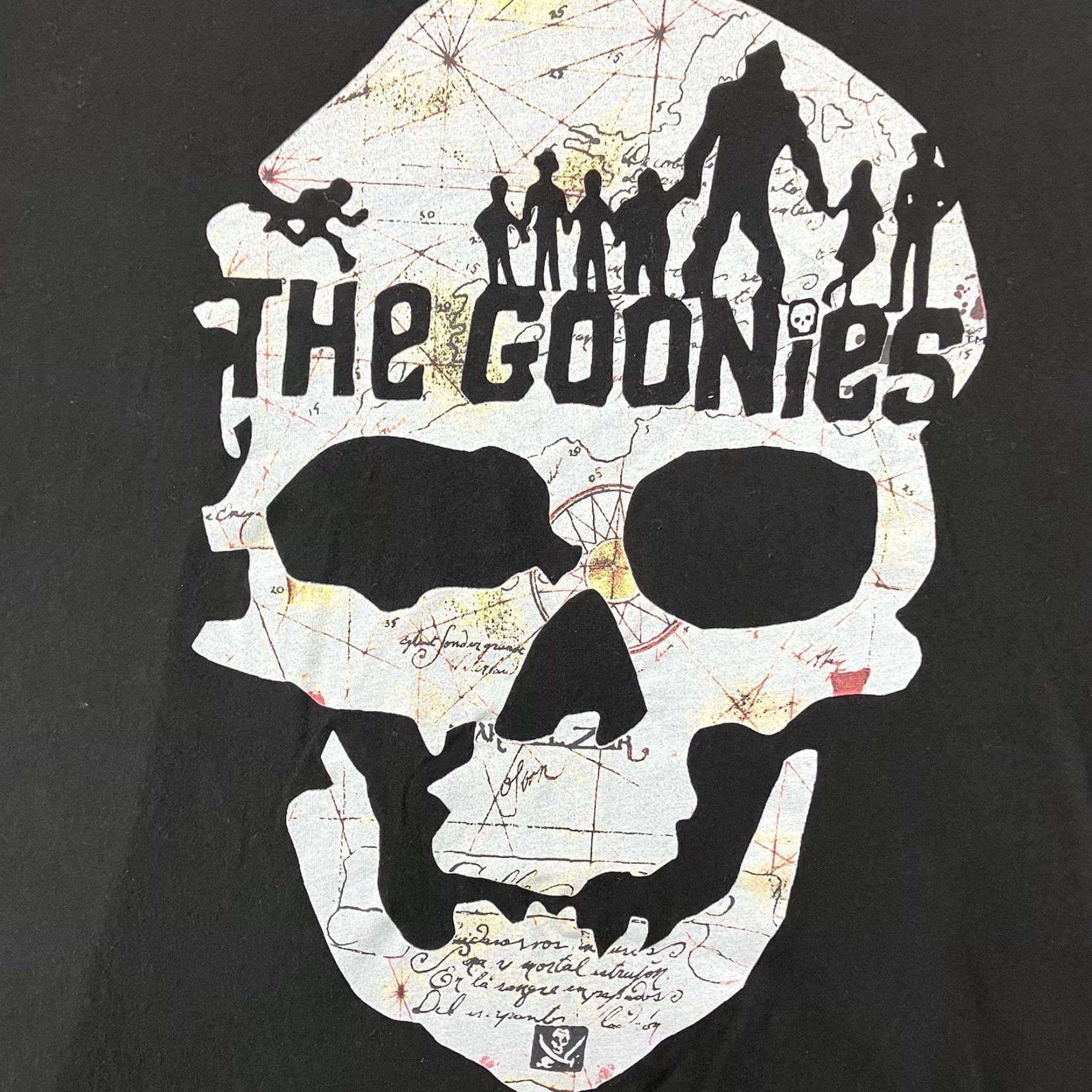 Vintage Mens Goonies T Shirt 3XL Black Skull Map Retro 80s Front Graphic Crew Neck Short Sleeve Baseball Graphic Tee Men Size US XXL / EU 58 / 5 - 3 Thumbnail