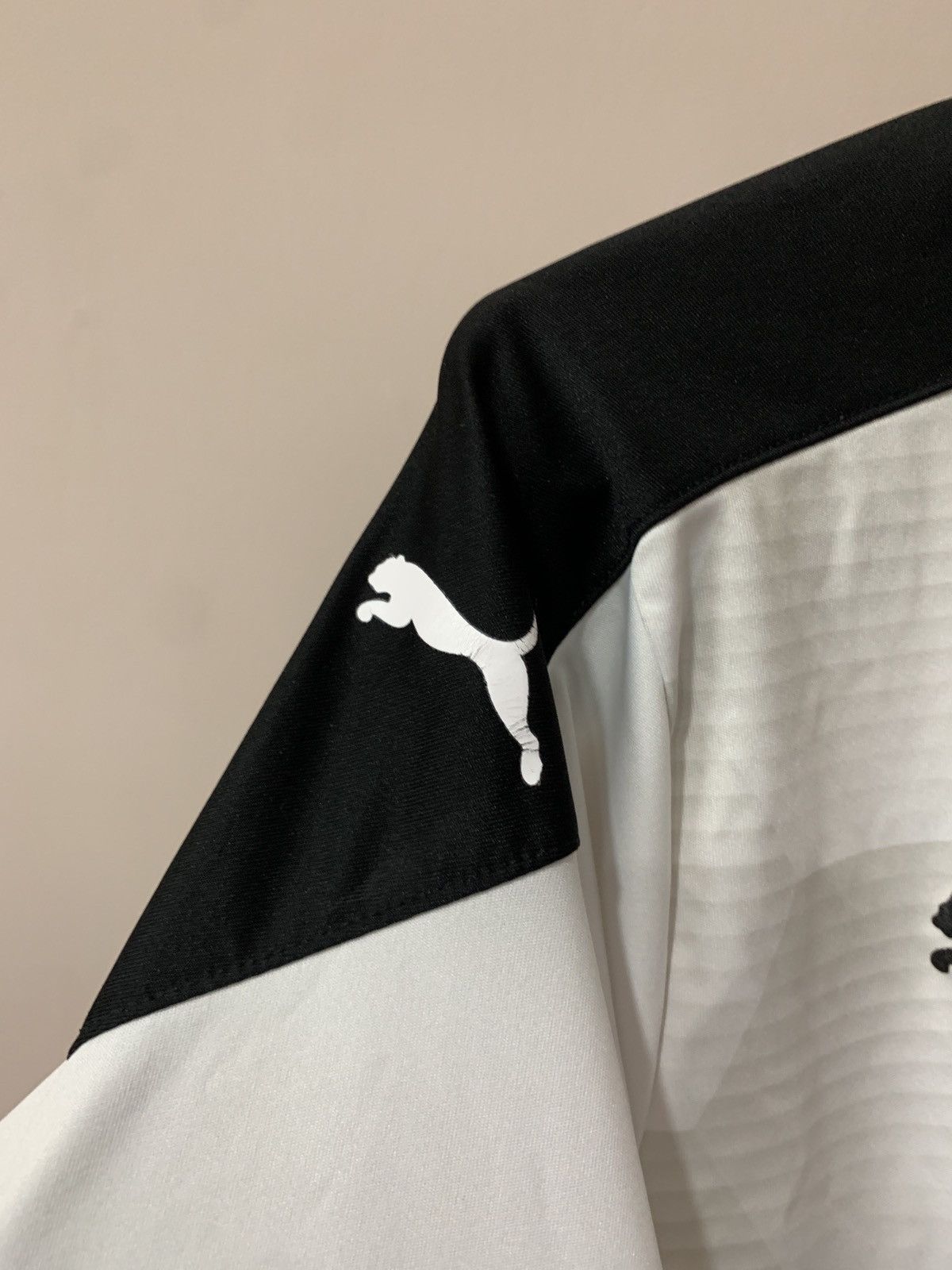 Puma Barnsley Away Football Shirt Puma Soccer Jersey Size M Size US M / EU 48-50 / 2 - 9 Thumbnail