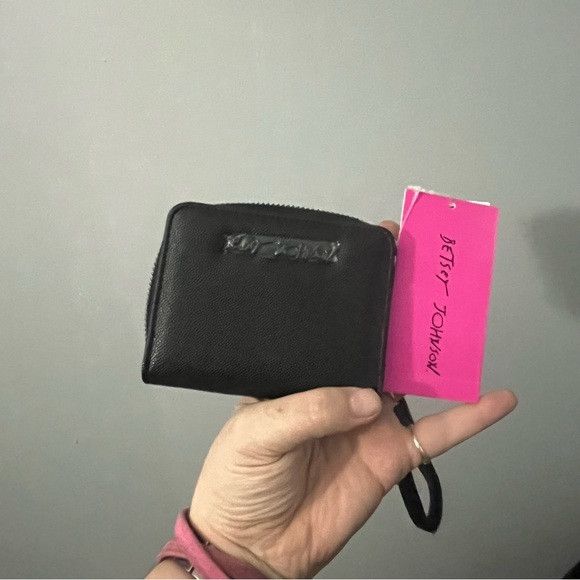 Betsey Johnson Betsey Johnson XOSKULLY black wallet wristlet NWT Size ONE SIZE - 1 Thumbnail