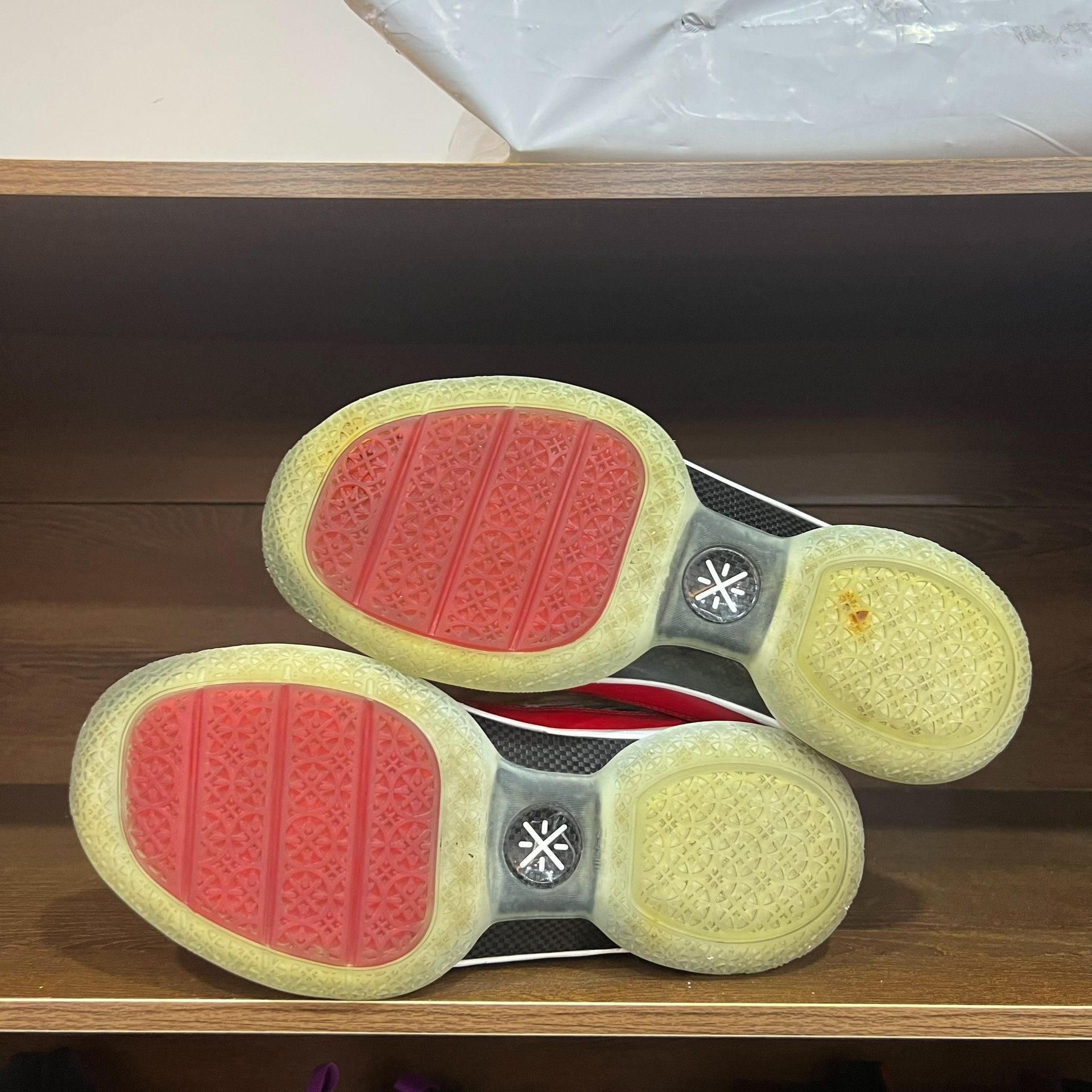Other Way of Wade 7 White Red Size 40 Size US 7 / EU 40 - 4 Thumbnail