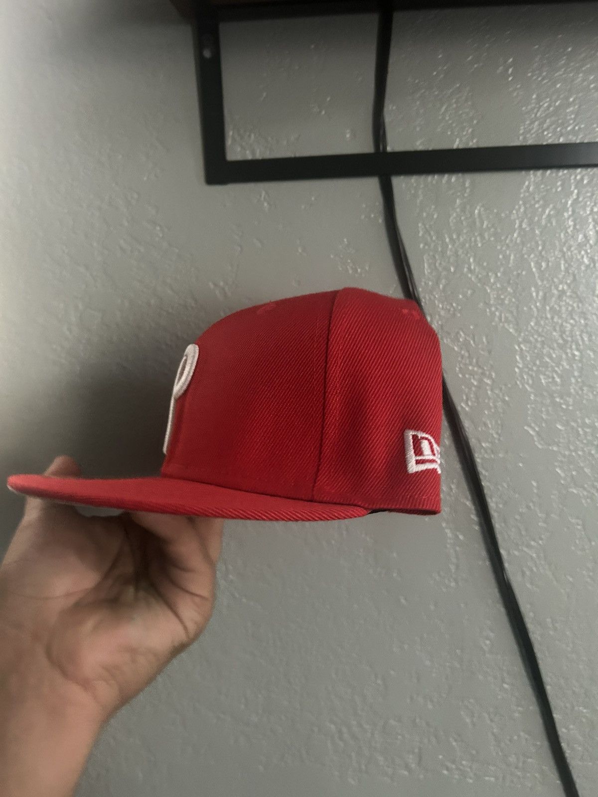 New Era Red 71/8 Phillies hat Size ONE SIZE - 2 Thumbnail