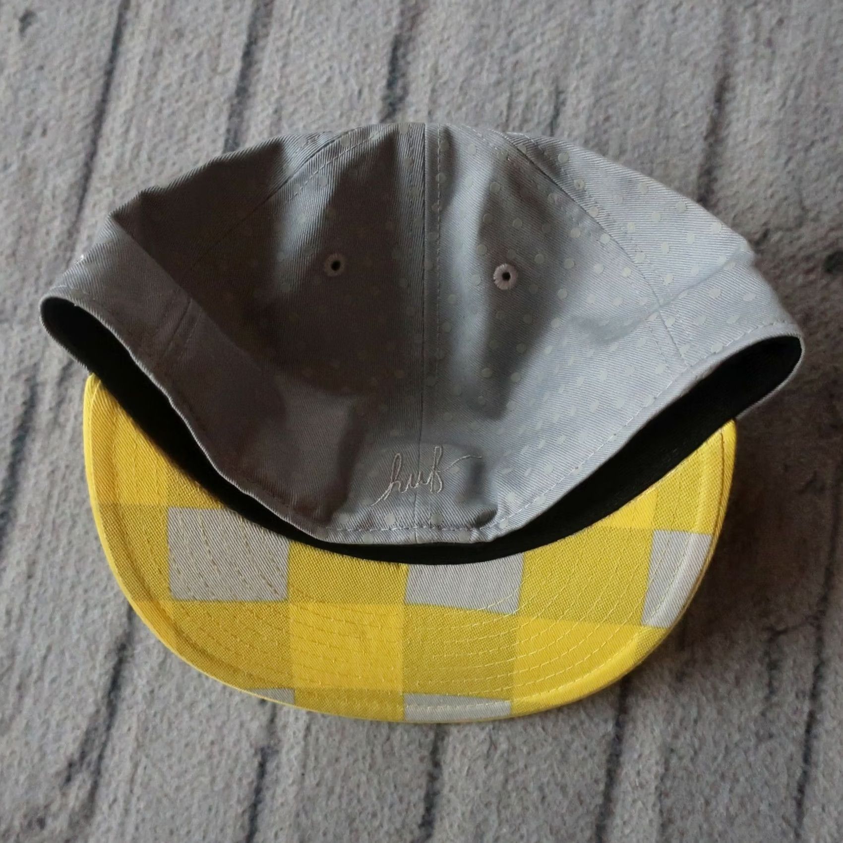 Huf VINTAGE HUF Hat Polka Dot Fitted New Era Yellow Men 7 1/8 Mens Hats Polka Dot Fitted Hat New Era Cap Vintage 2007 Size ONE SIZE - 4 Thumbnail