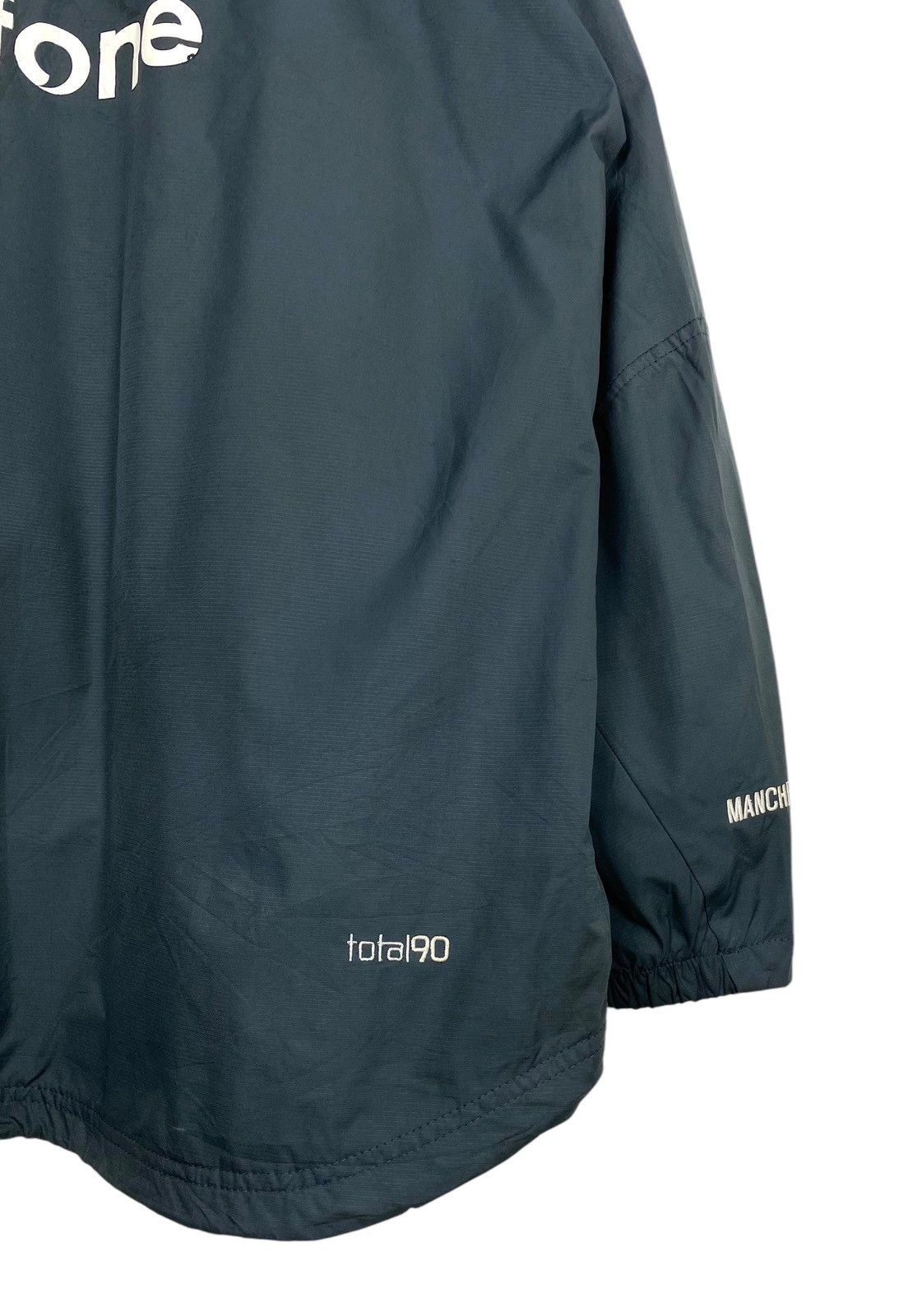 Nike Vtg Nike Total 90 Manchester United Vodafone Warm Up Jacket Size US L / EU 52-54 / 3 - 7 Thumbnail