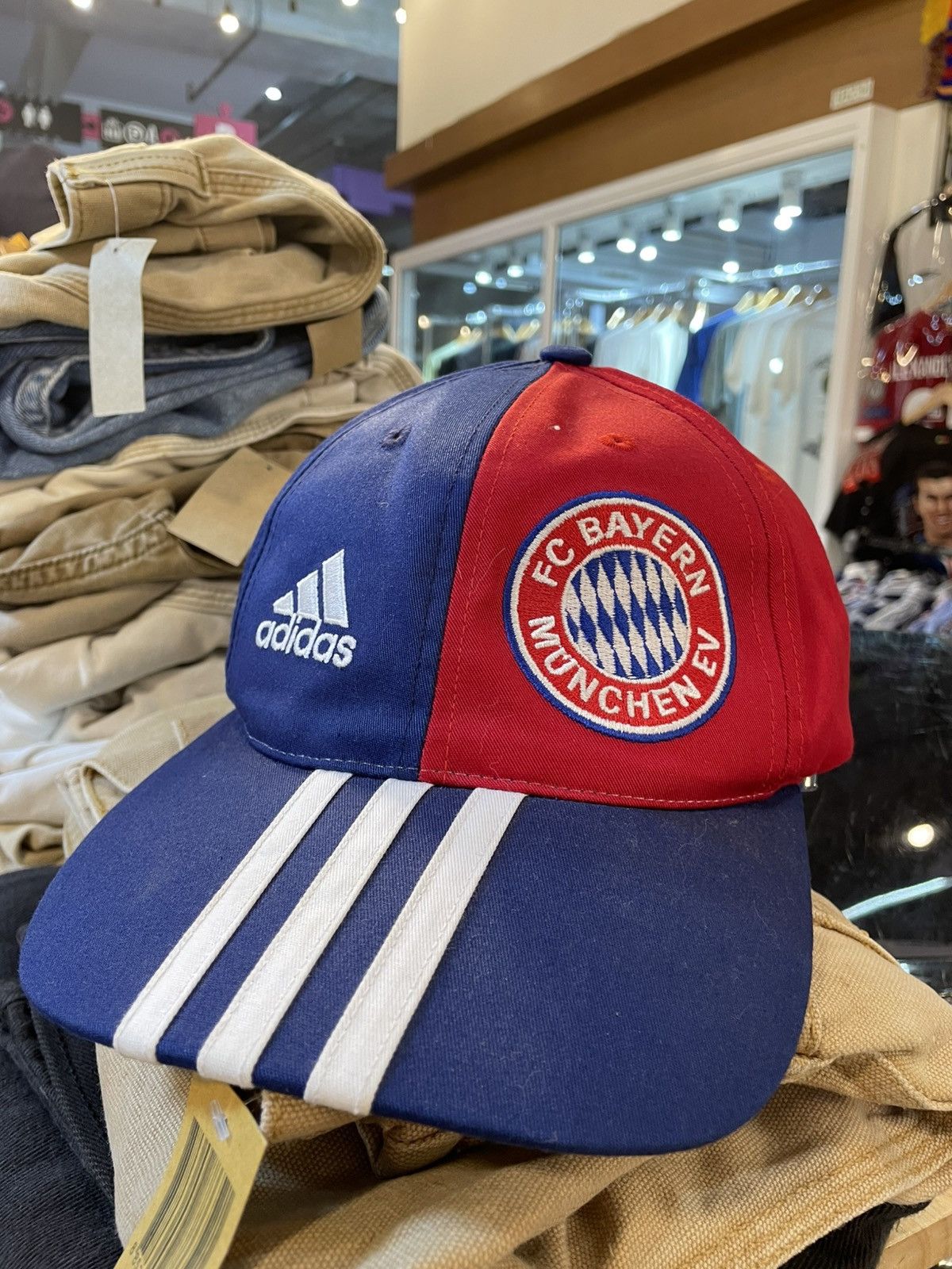 Adidas Y2K Bayern Munchen Size ONE SIZE - 1 Thumbnail