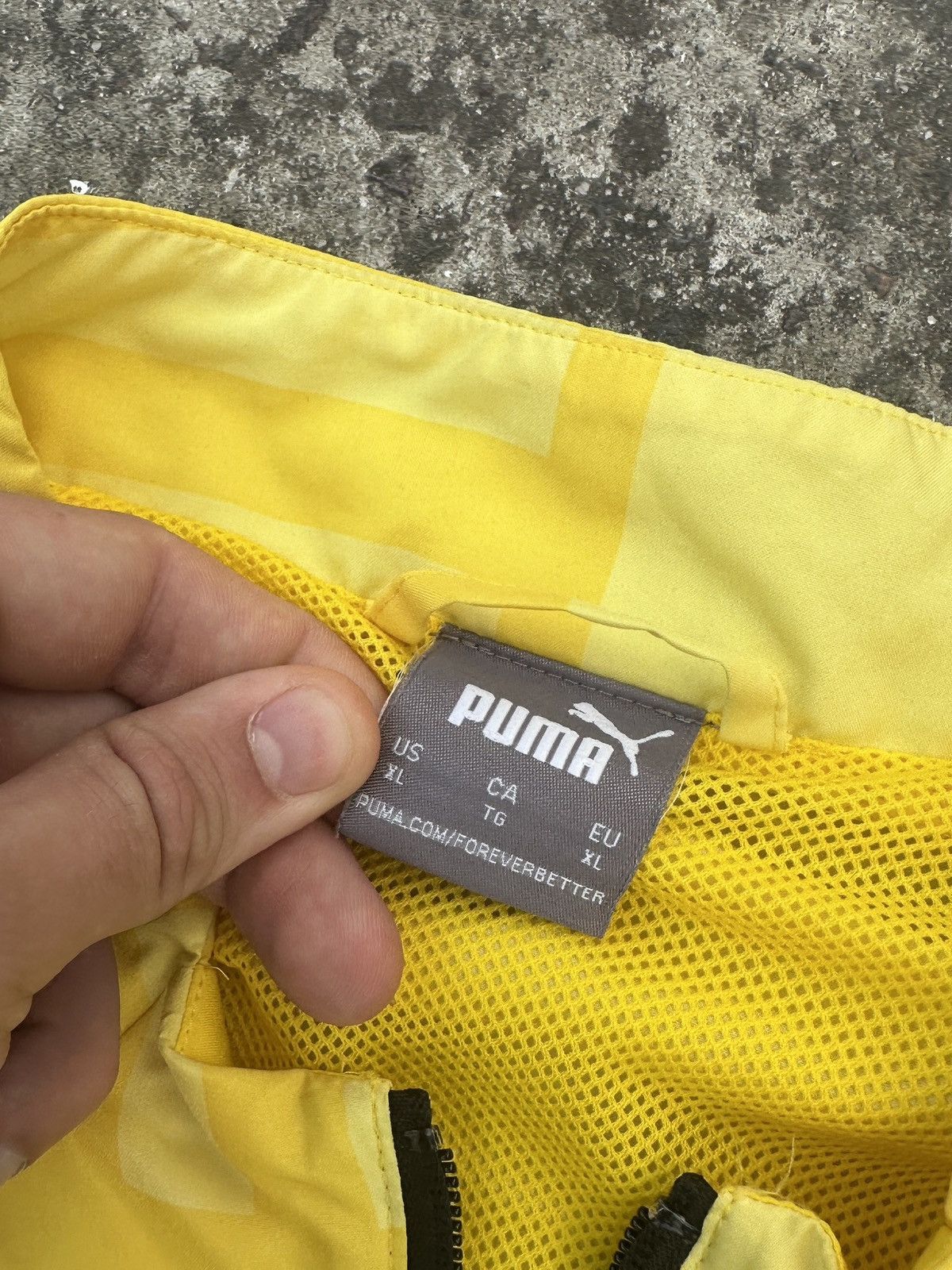 Puma Puma Borussia Dortmund Soccer Jacket Streetwear Rare XL Size US XL / EU 56 / 4 - 3 Thumbnail